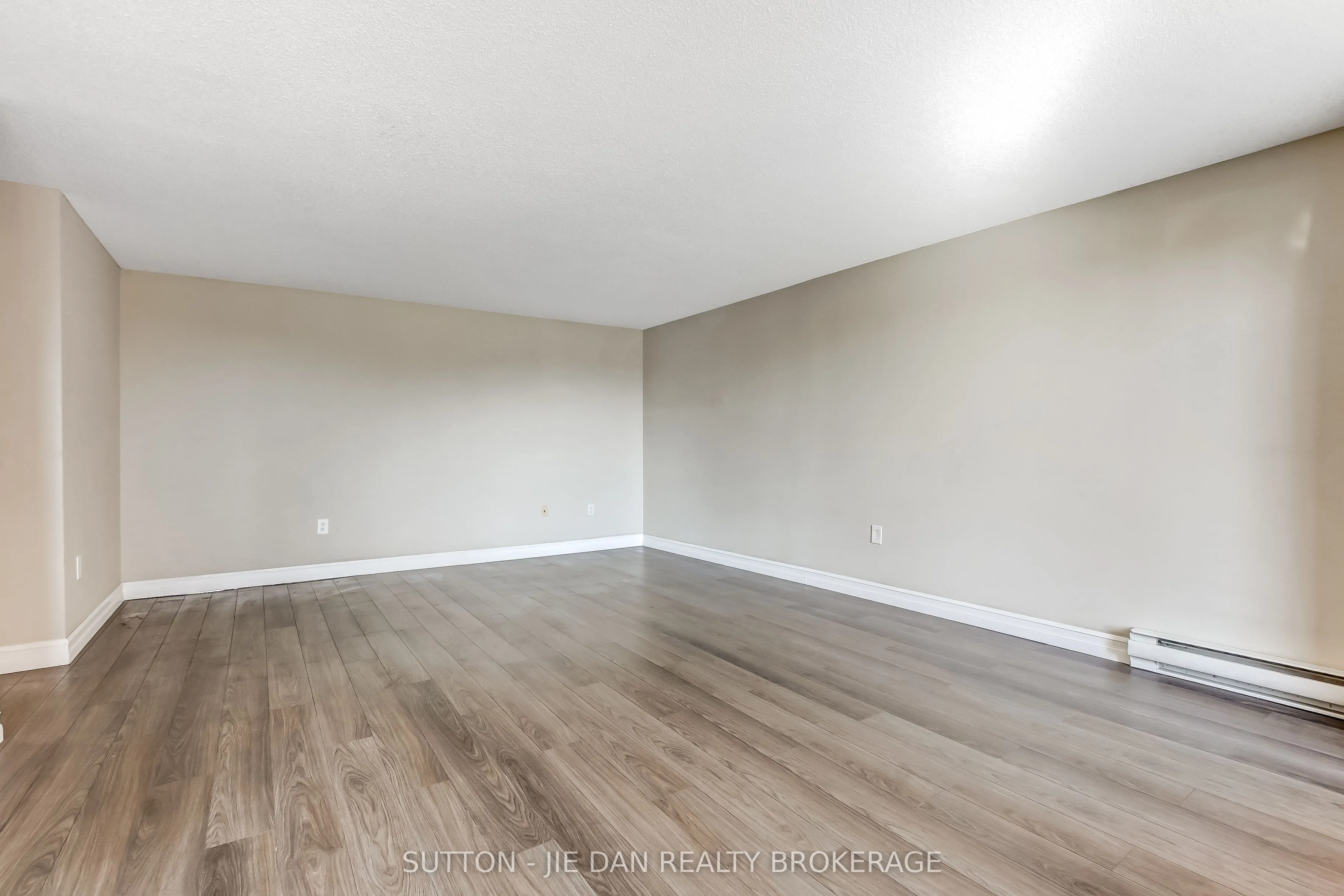 77 BASE LINE Road W, #203