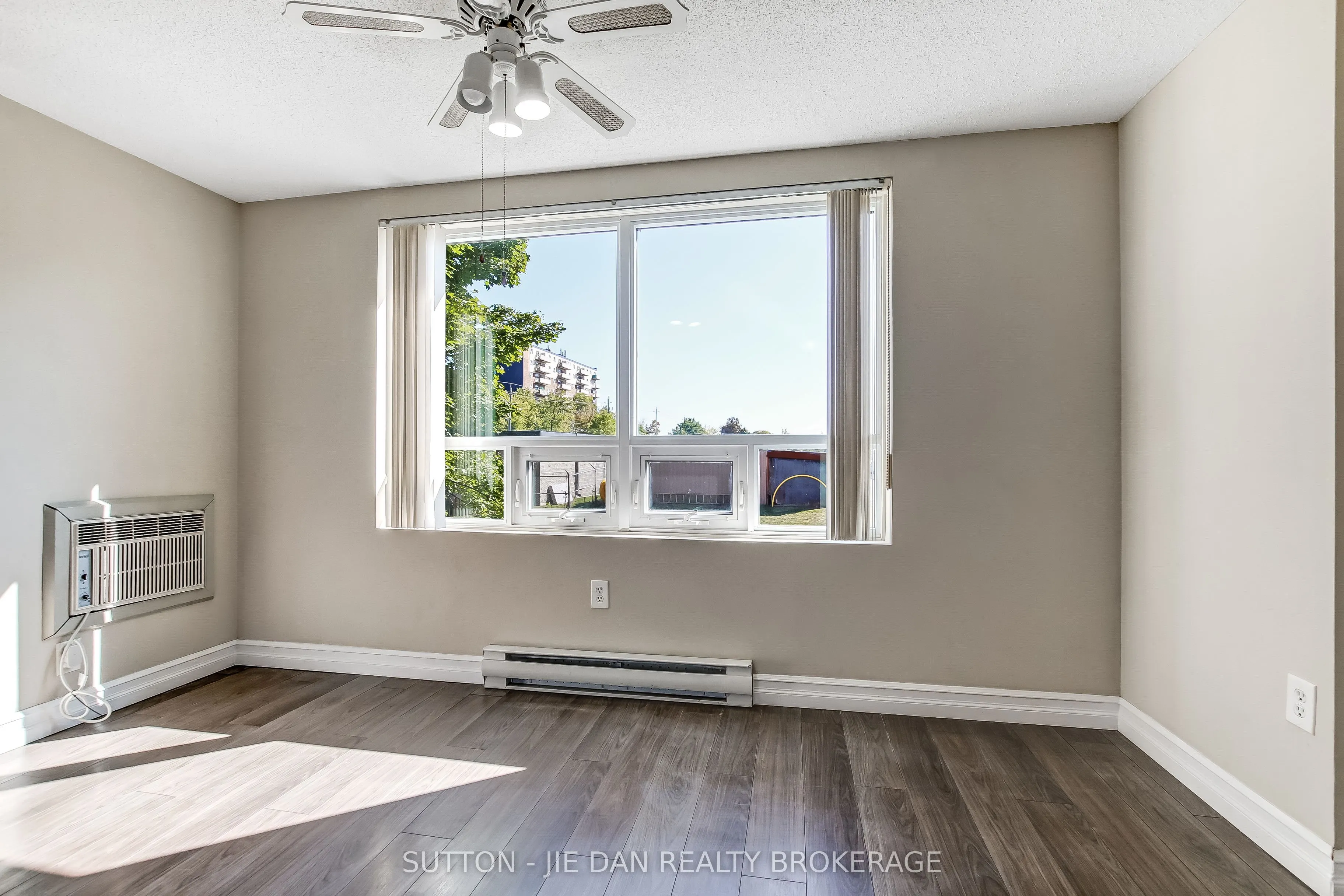 77 BASE LINE Road W, #203