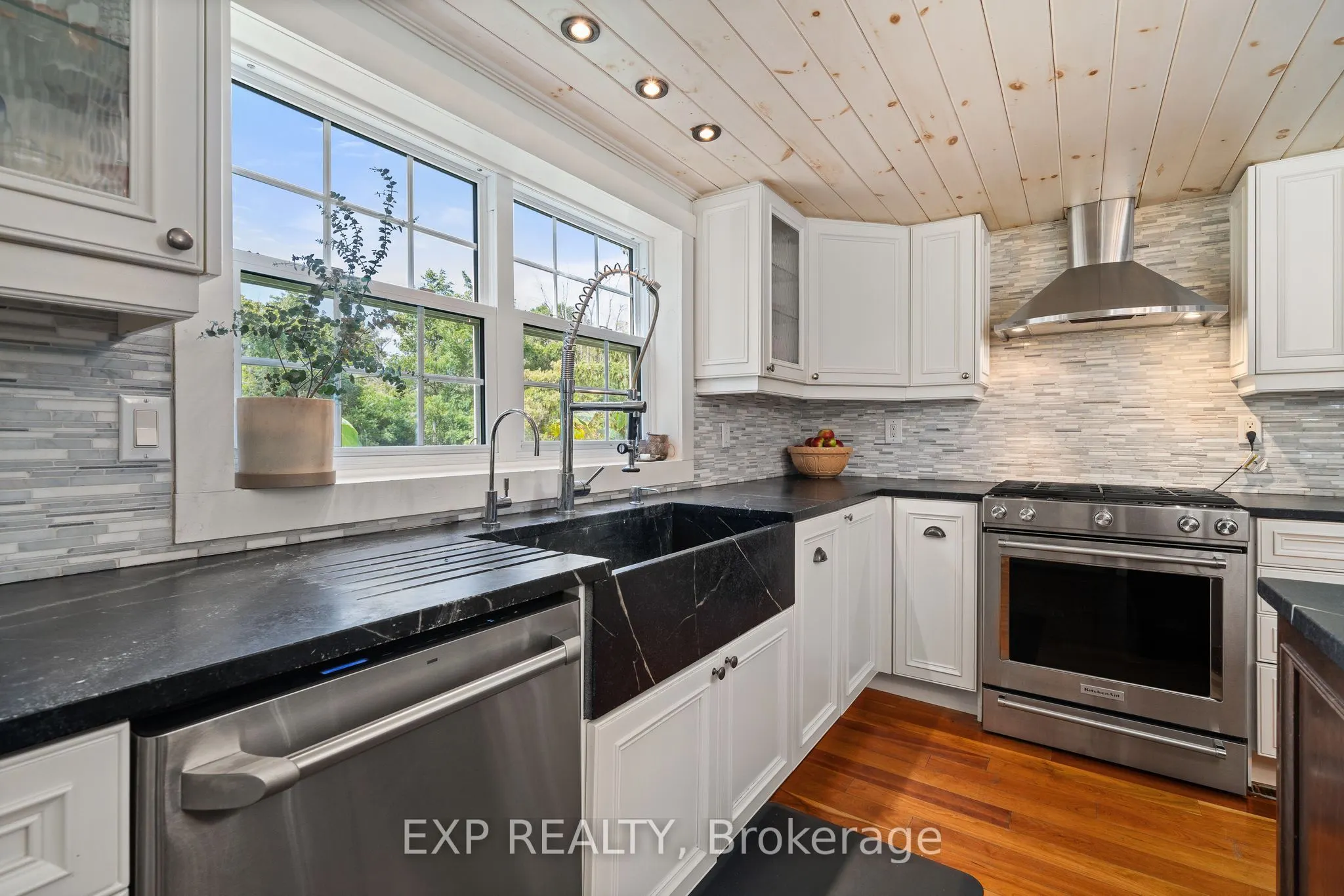 141/142 Station Road