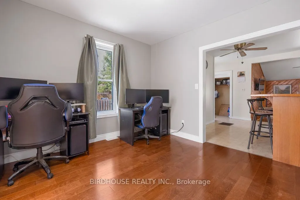 40 Durham Street W
