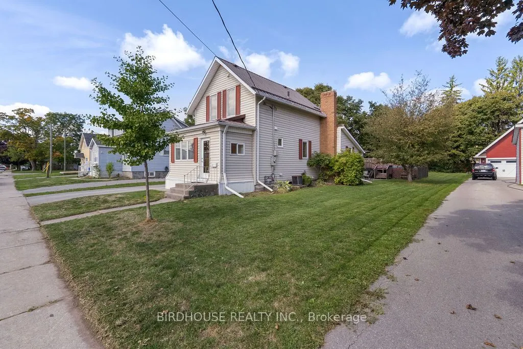 40 Durham Street W