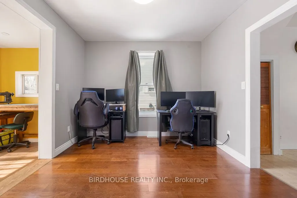 40 Durham Street W