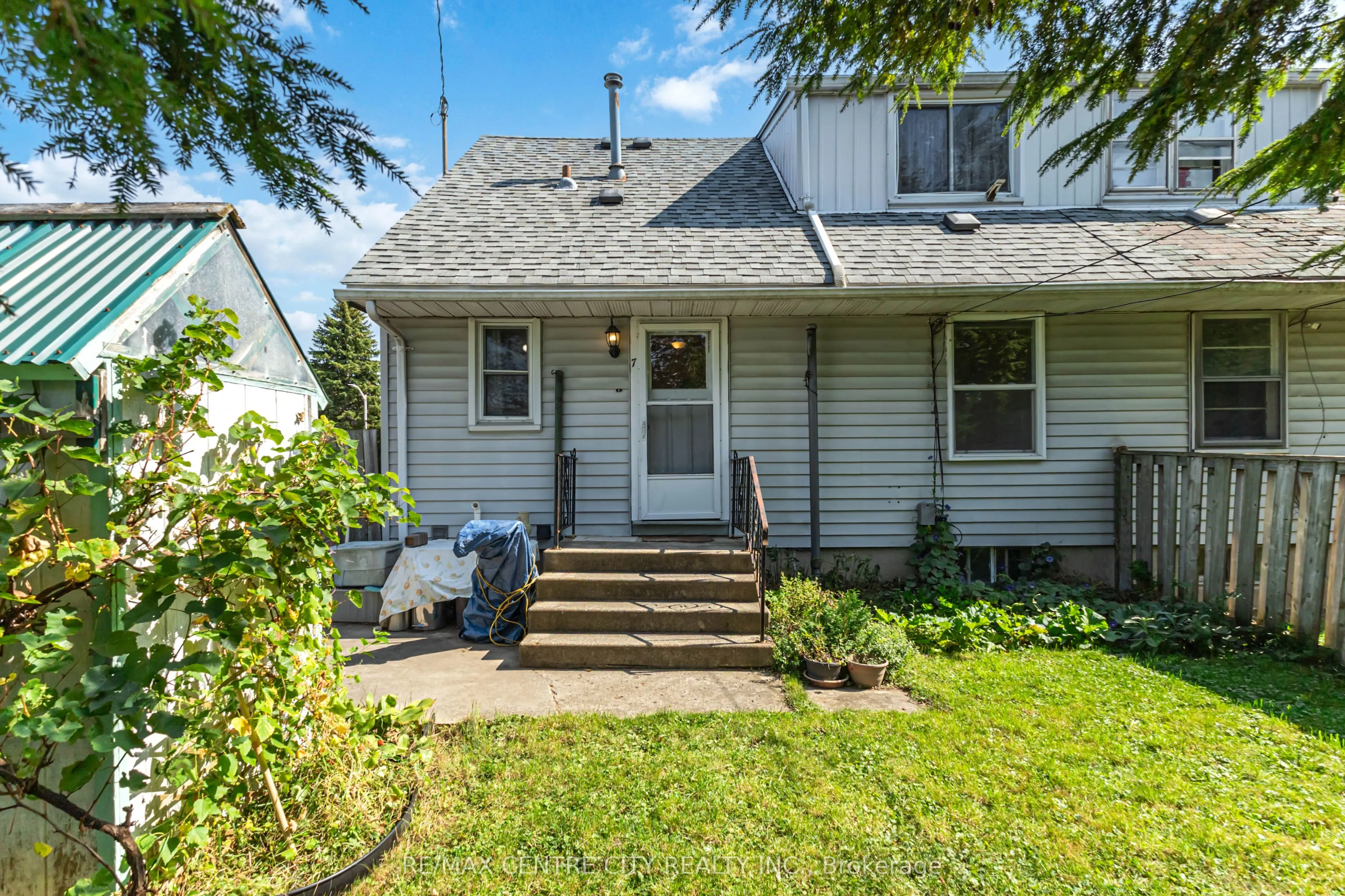 359 Flanders Row