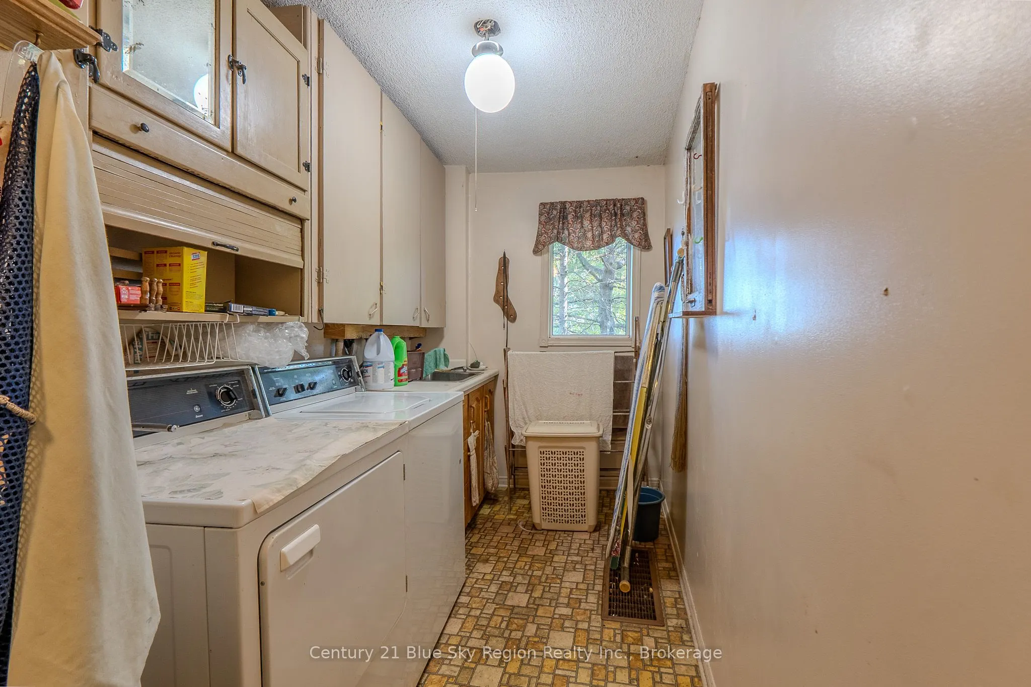 860 Deer Lake Road