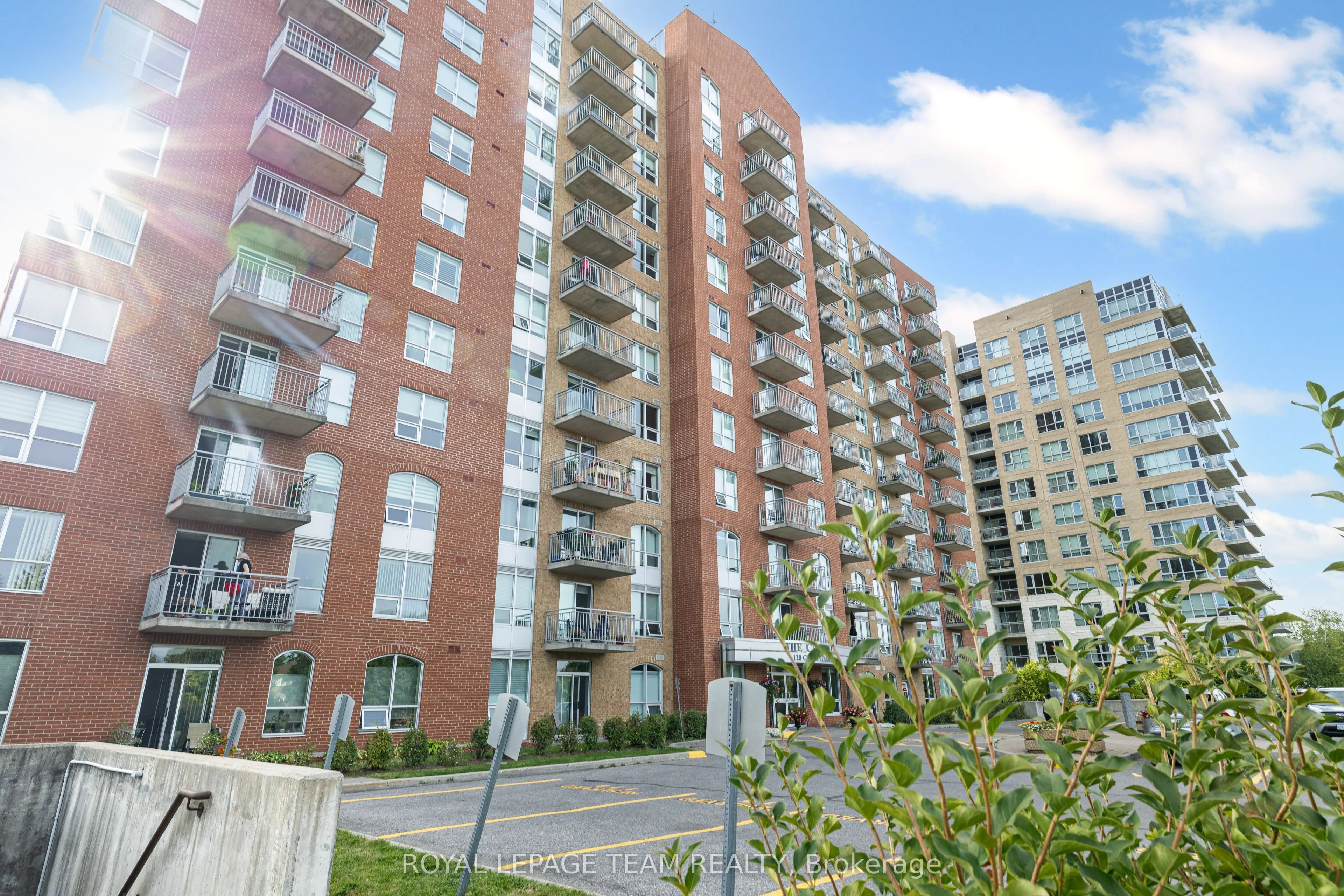 120 Grant Carman Drive, #901