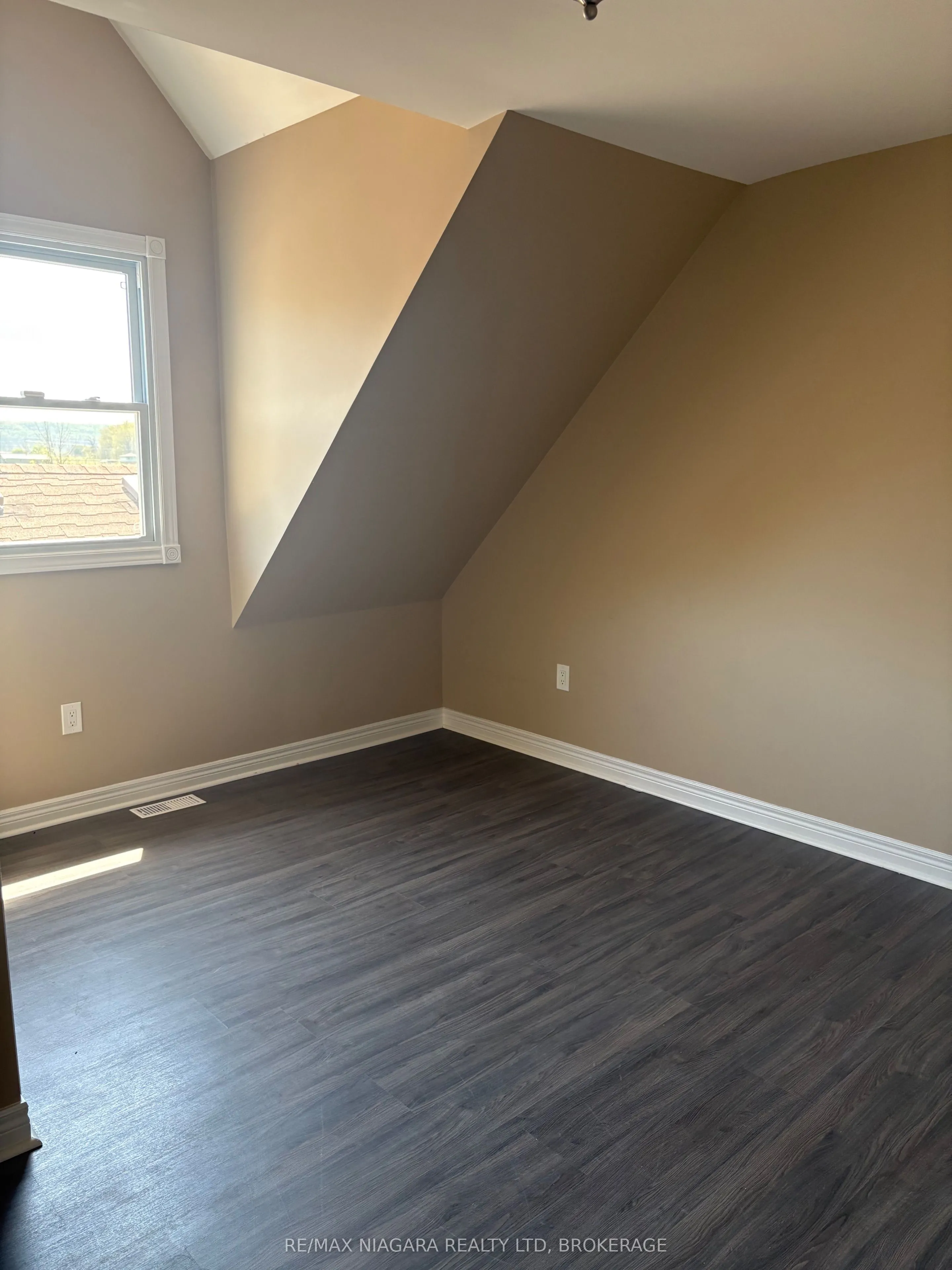 3949 Greenlane Road