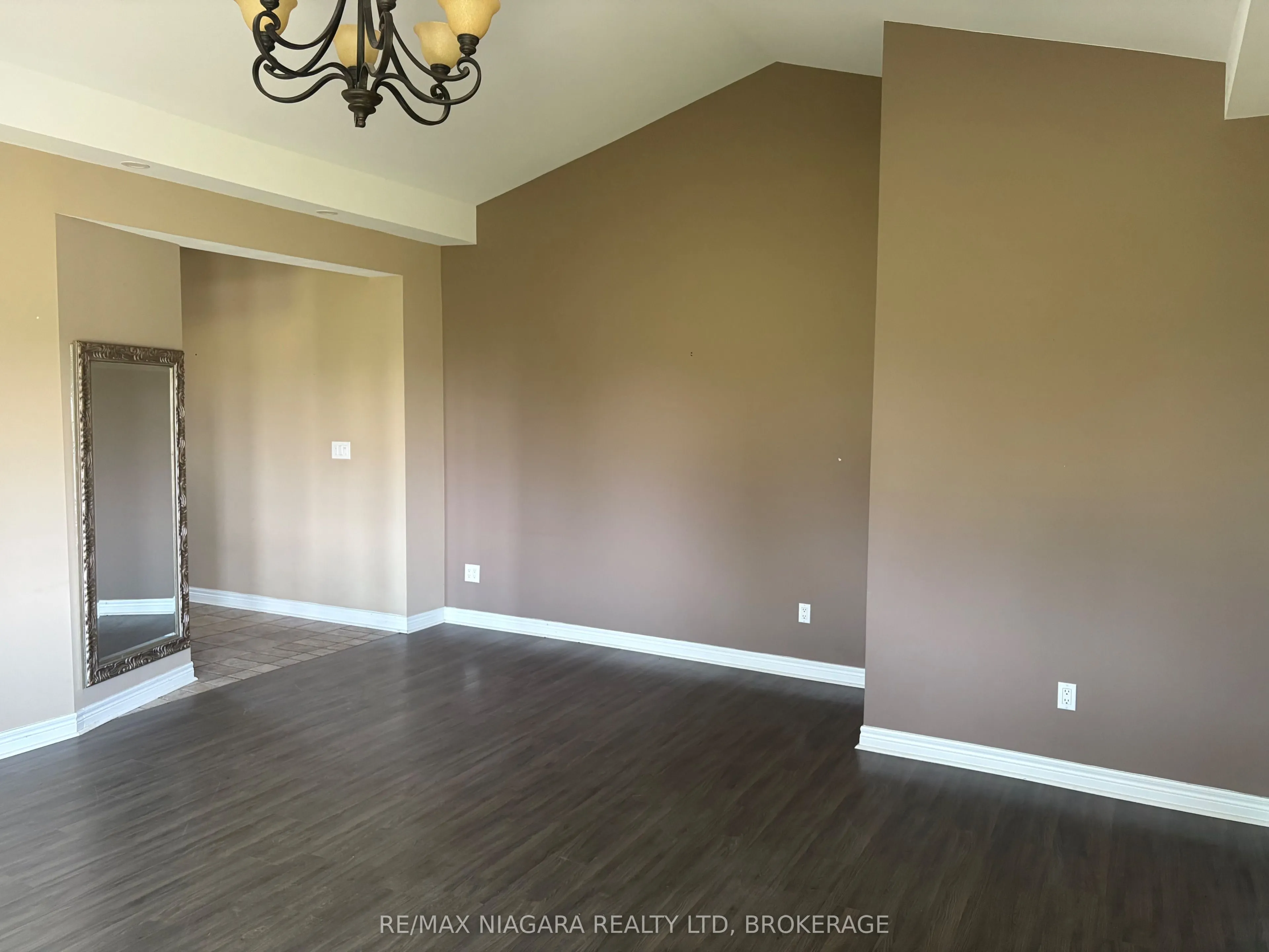3949 Greenlane Road