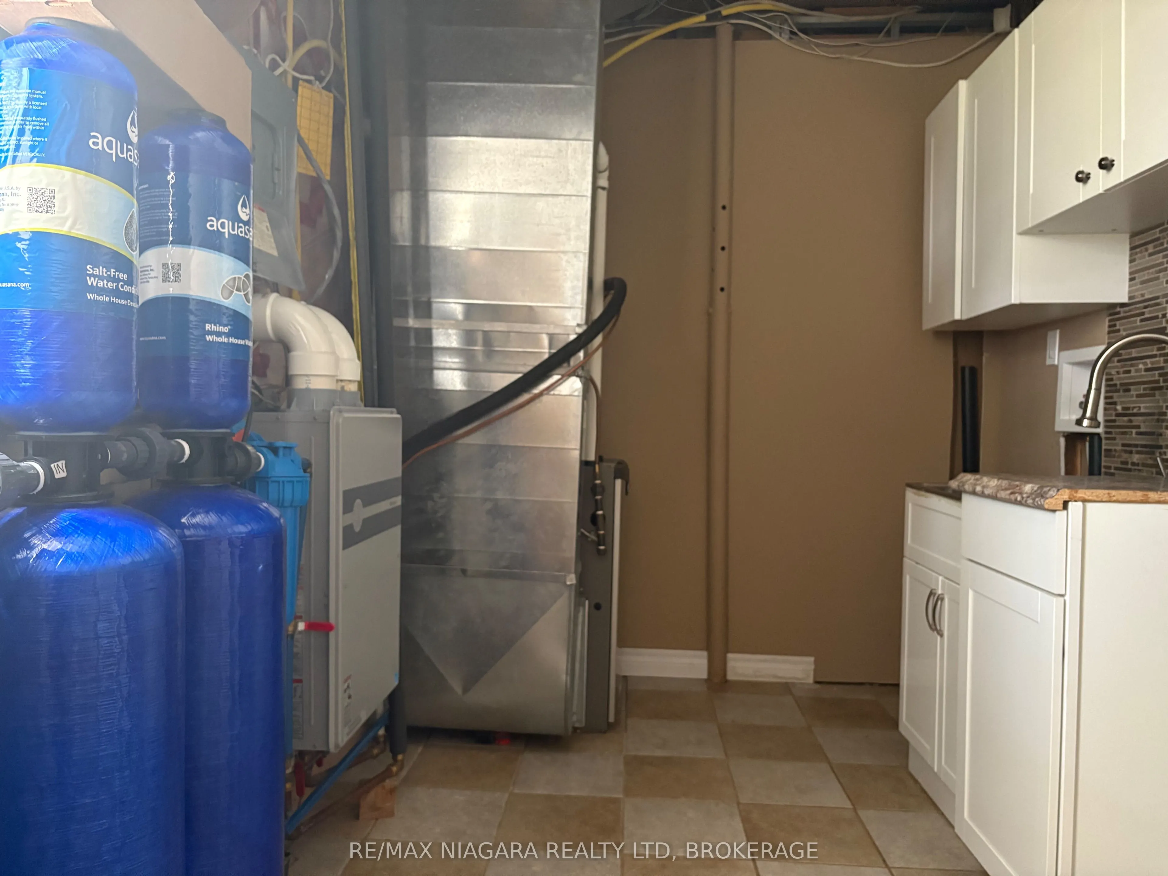 3949 Greenlane Road