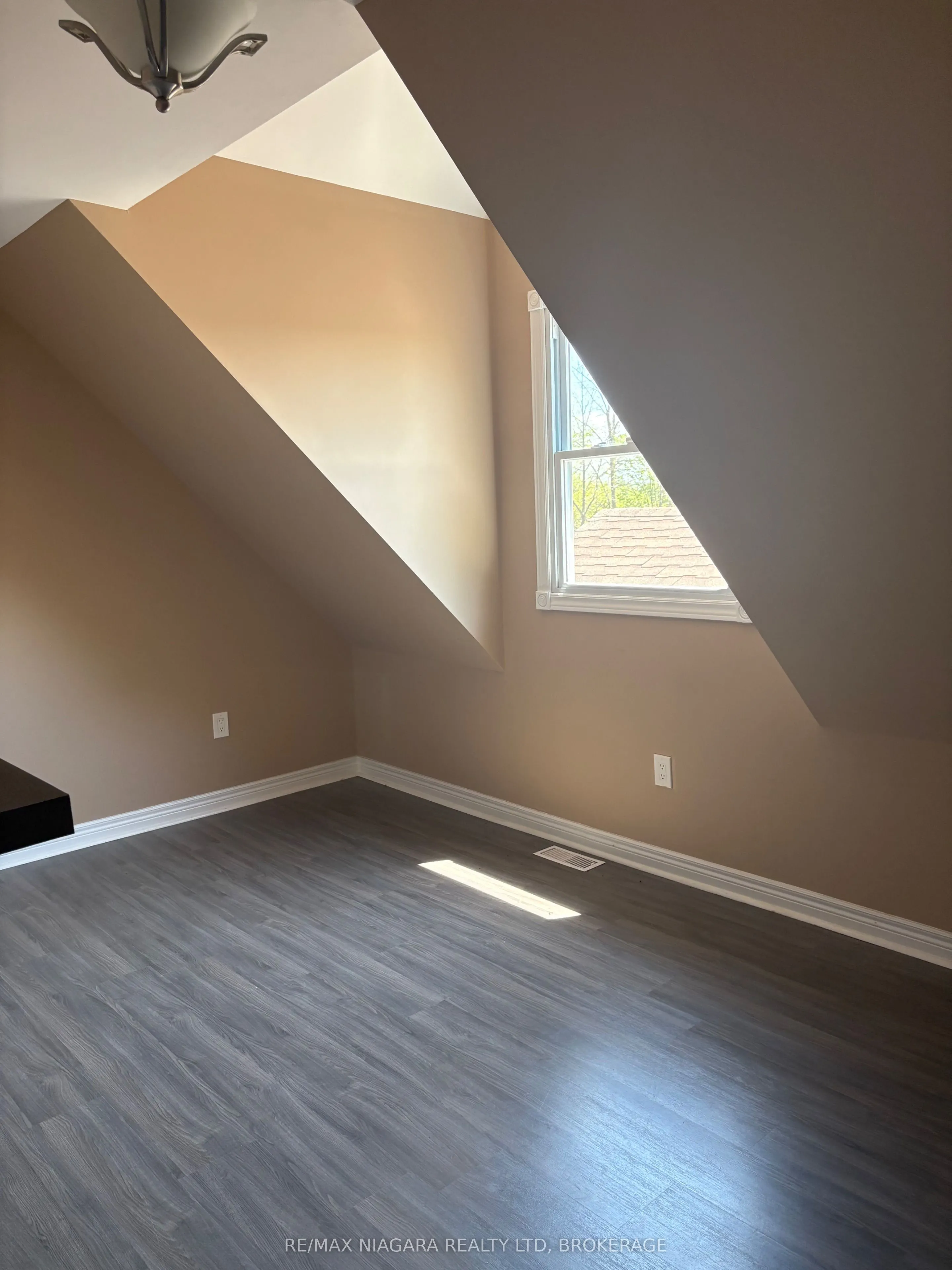 3949 Greenlane Road