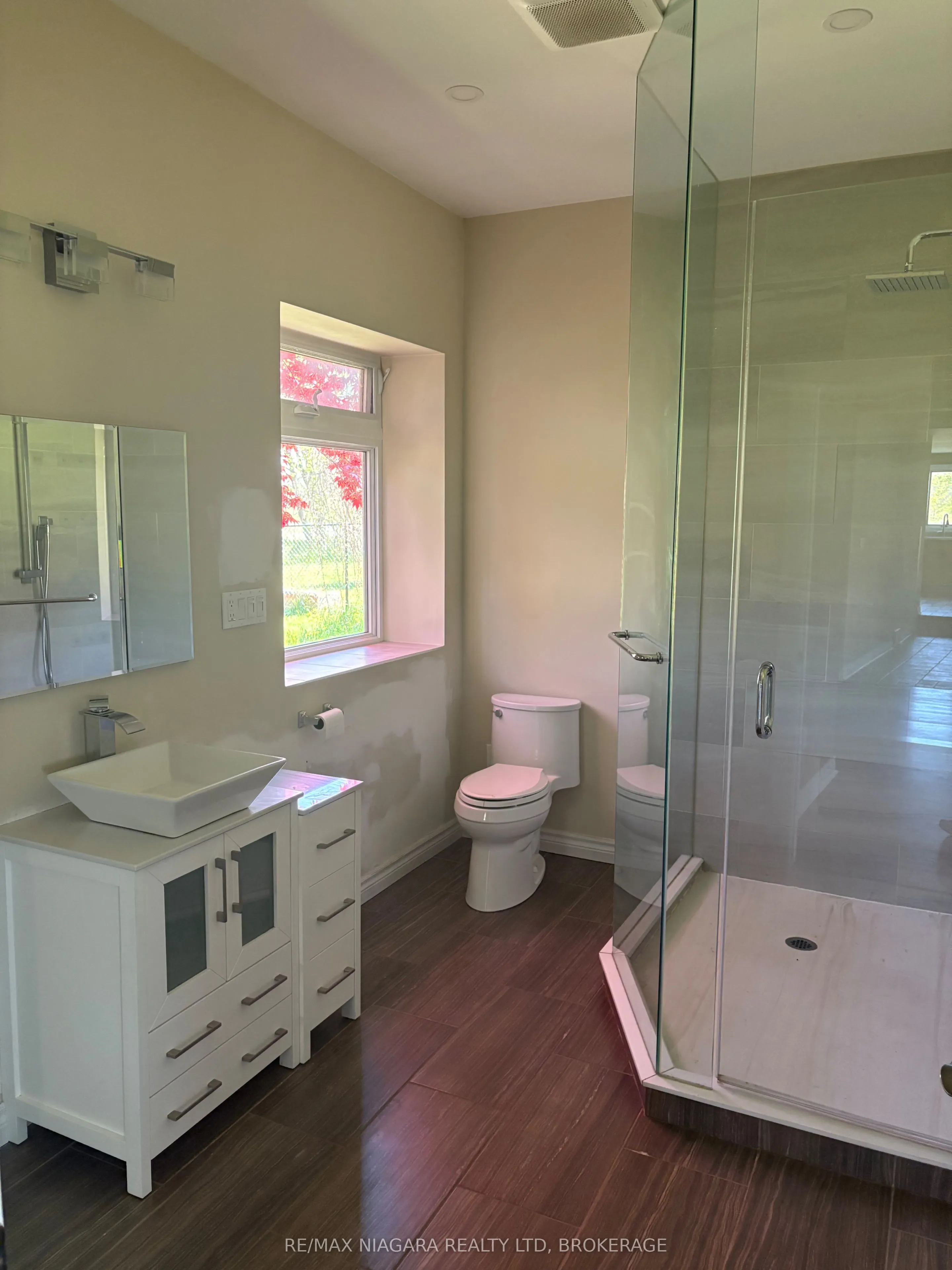 3949 Greenlane Road