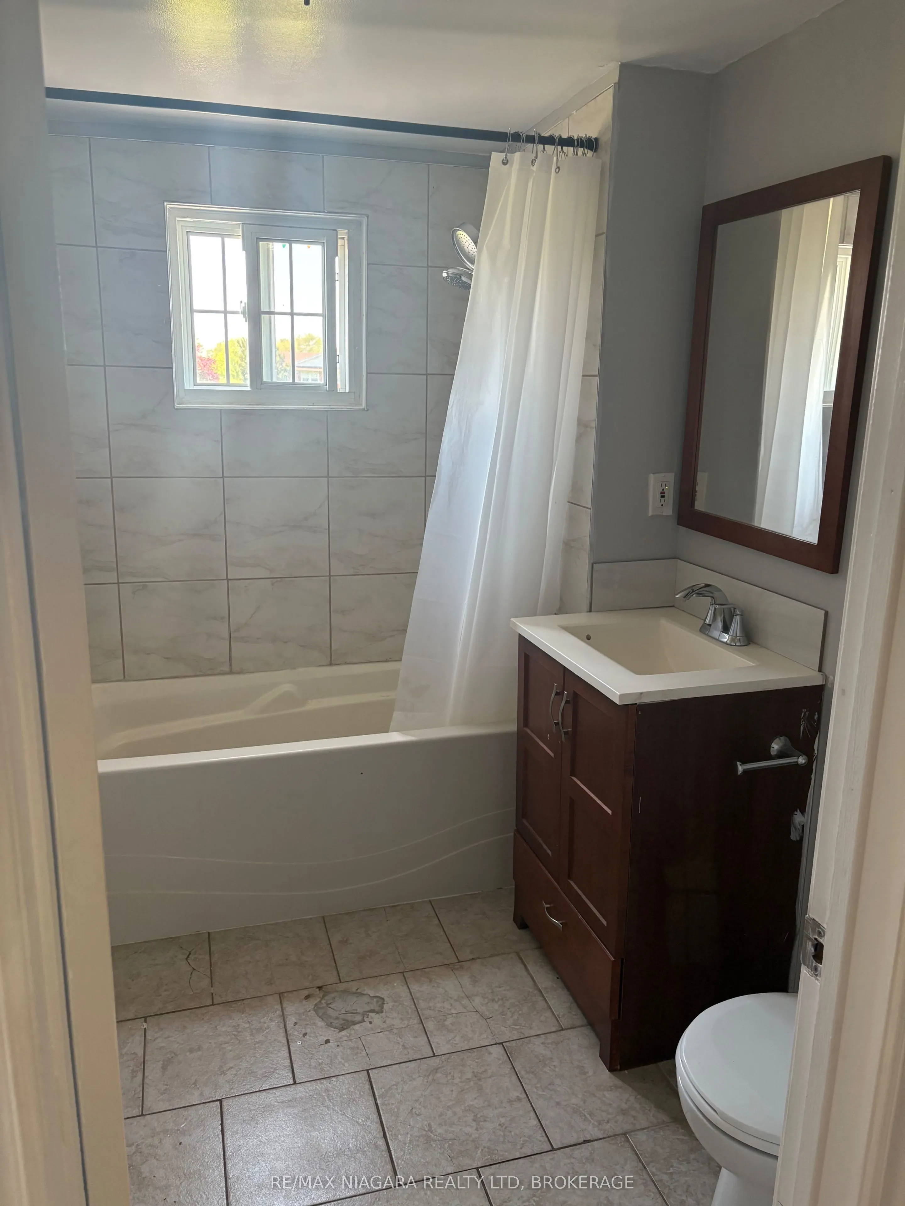 3949 Greenlane Road