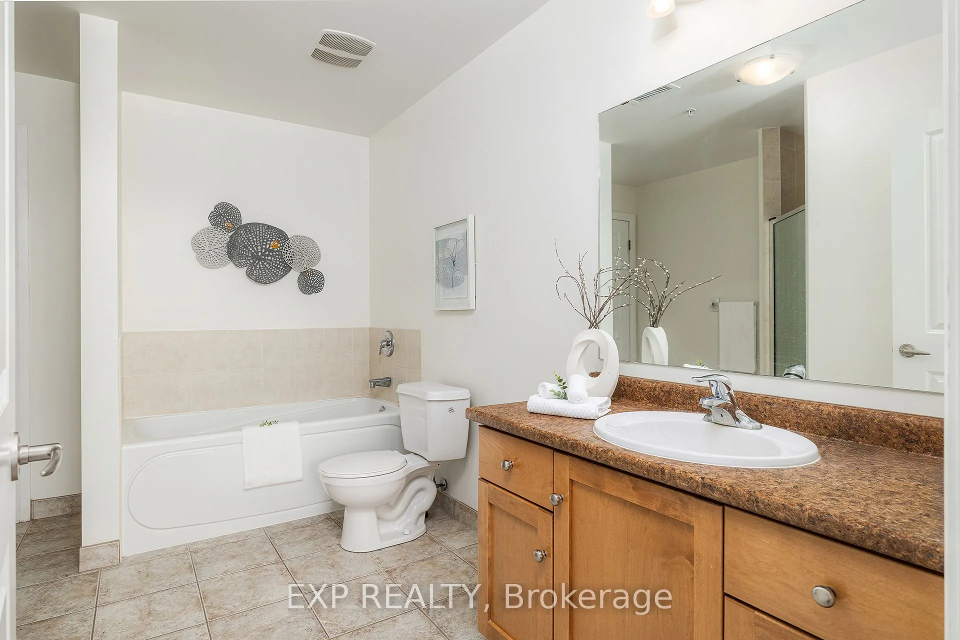 165 Duke Street E, #5