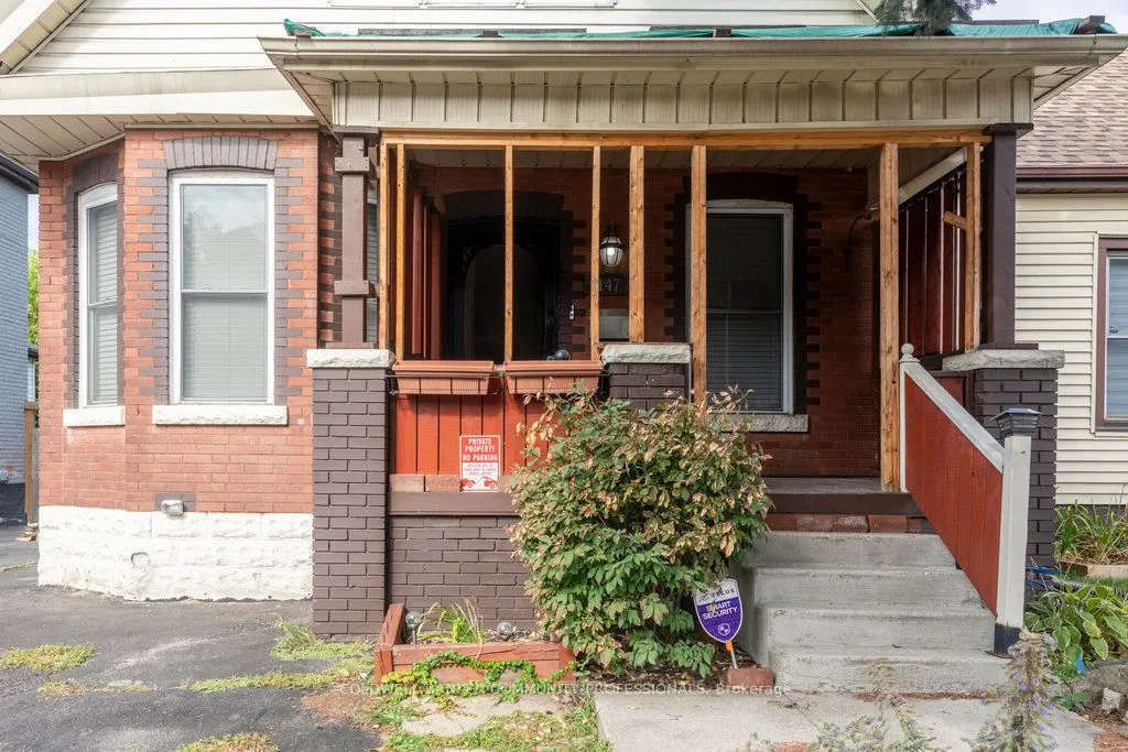 147 Kensington Avenue N