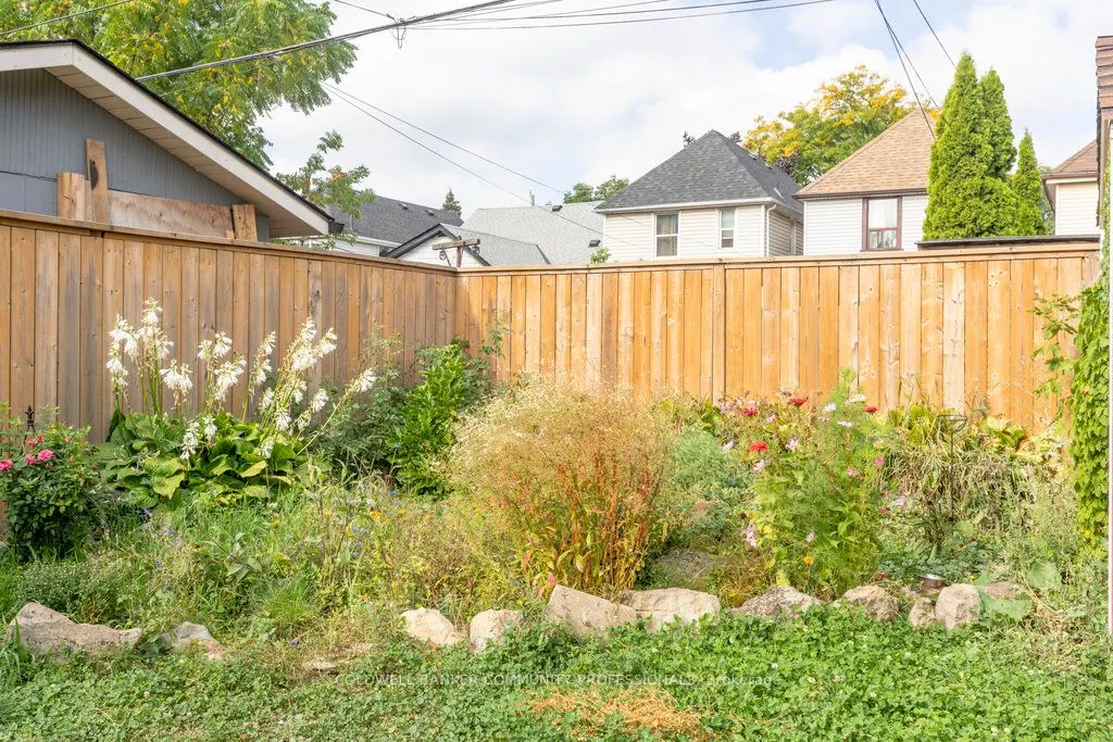 147 Kensington Avenue N