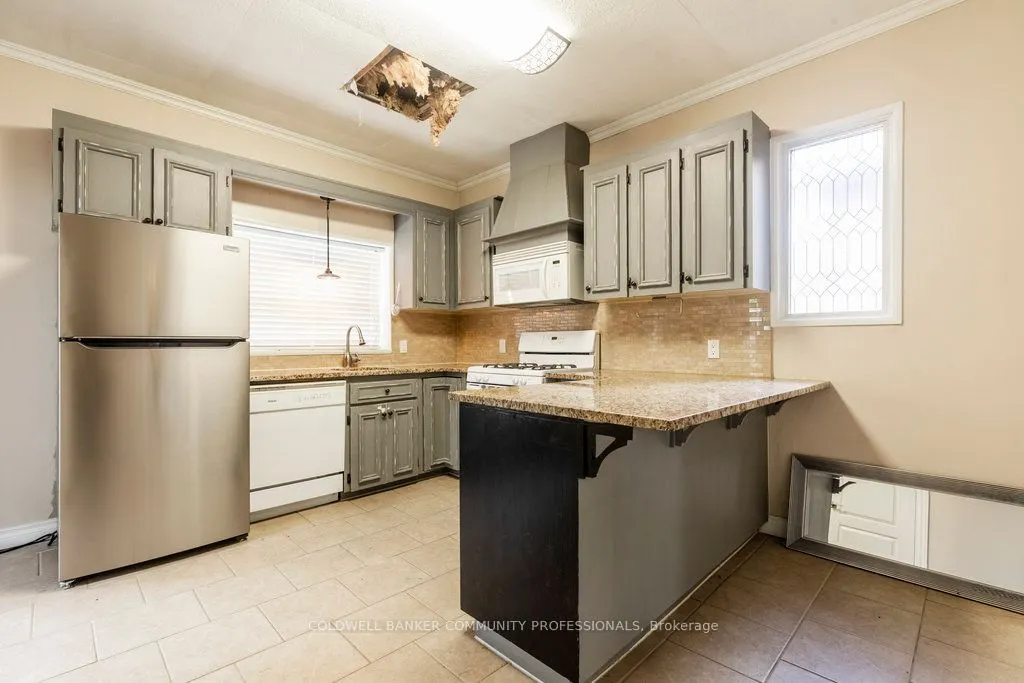 147 Kensington Avenue N