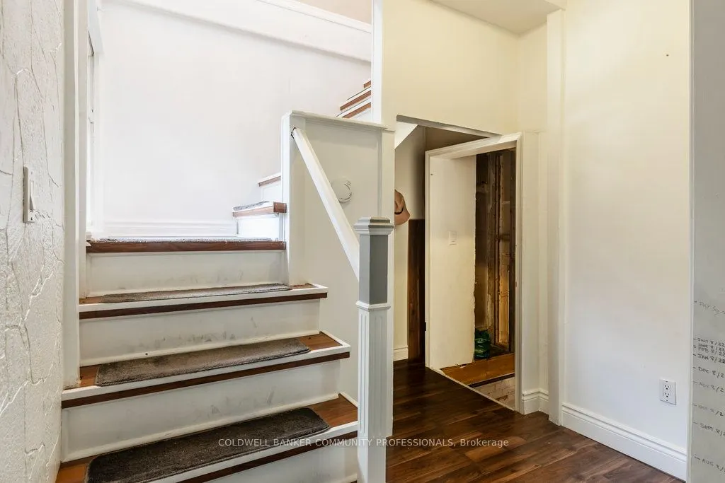 147 Kensington Avenue N