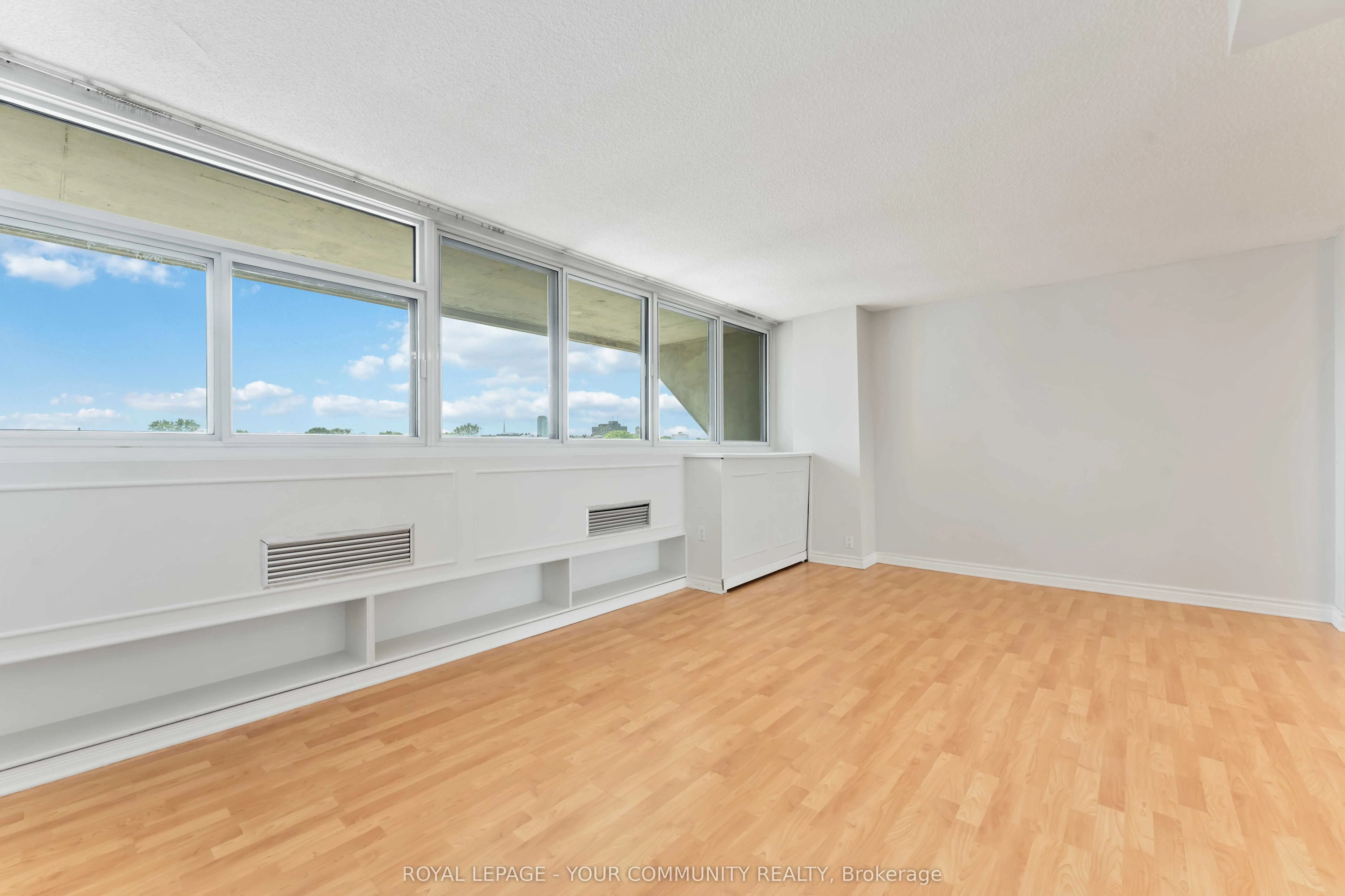 500 Laurier Avenue W, #608