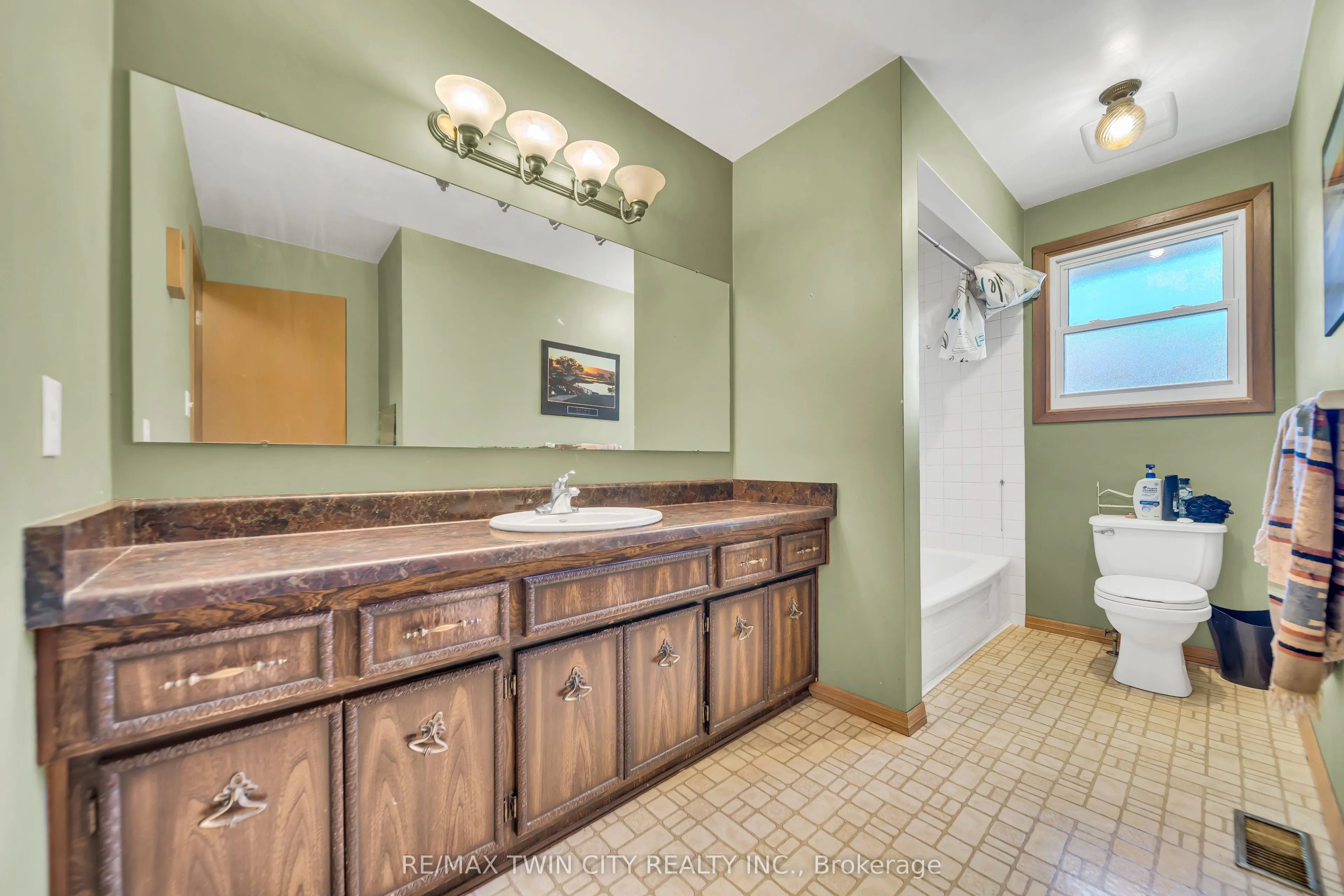 395 Mossom Place