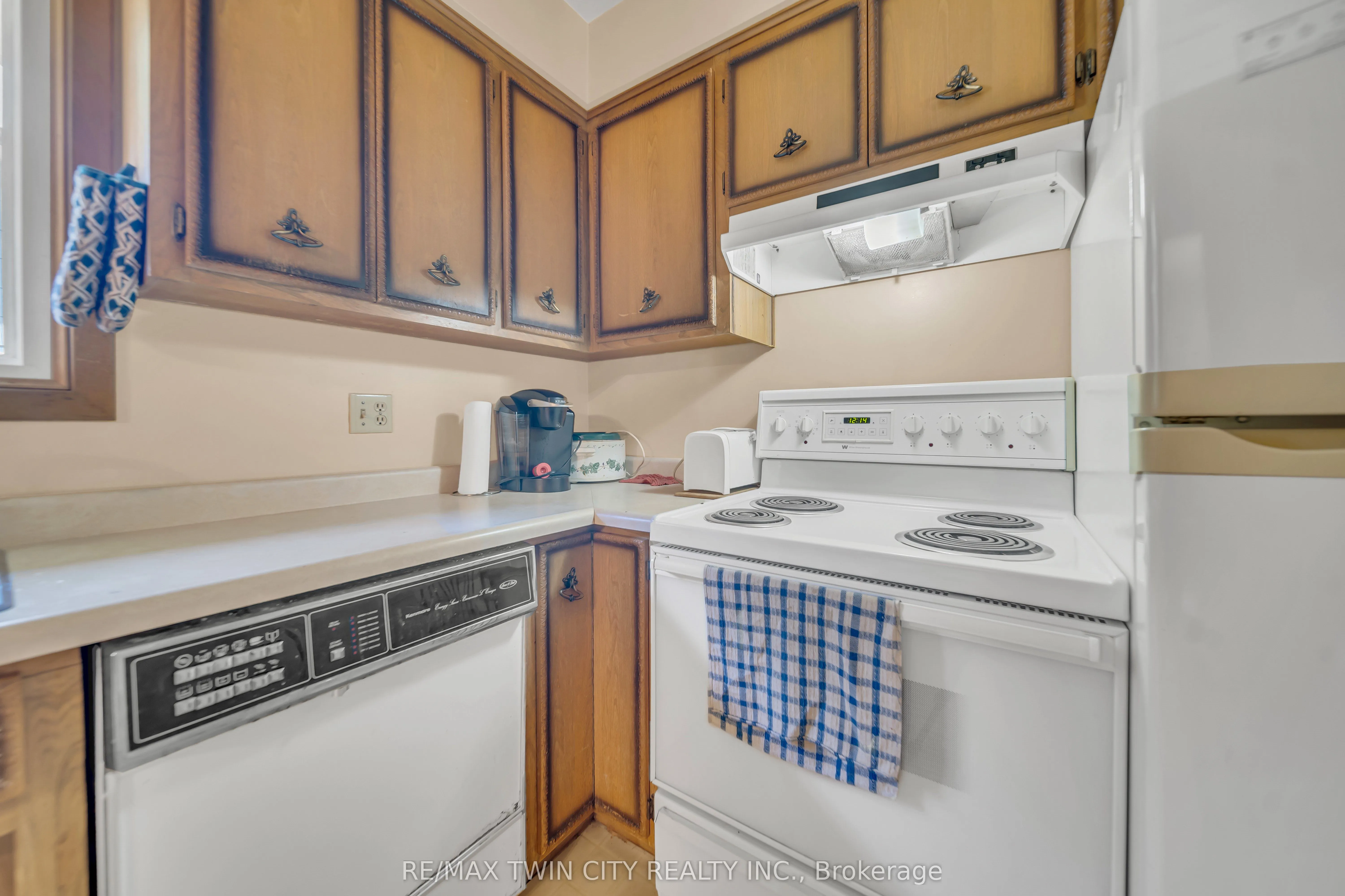 395 Mossom Place