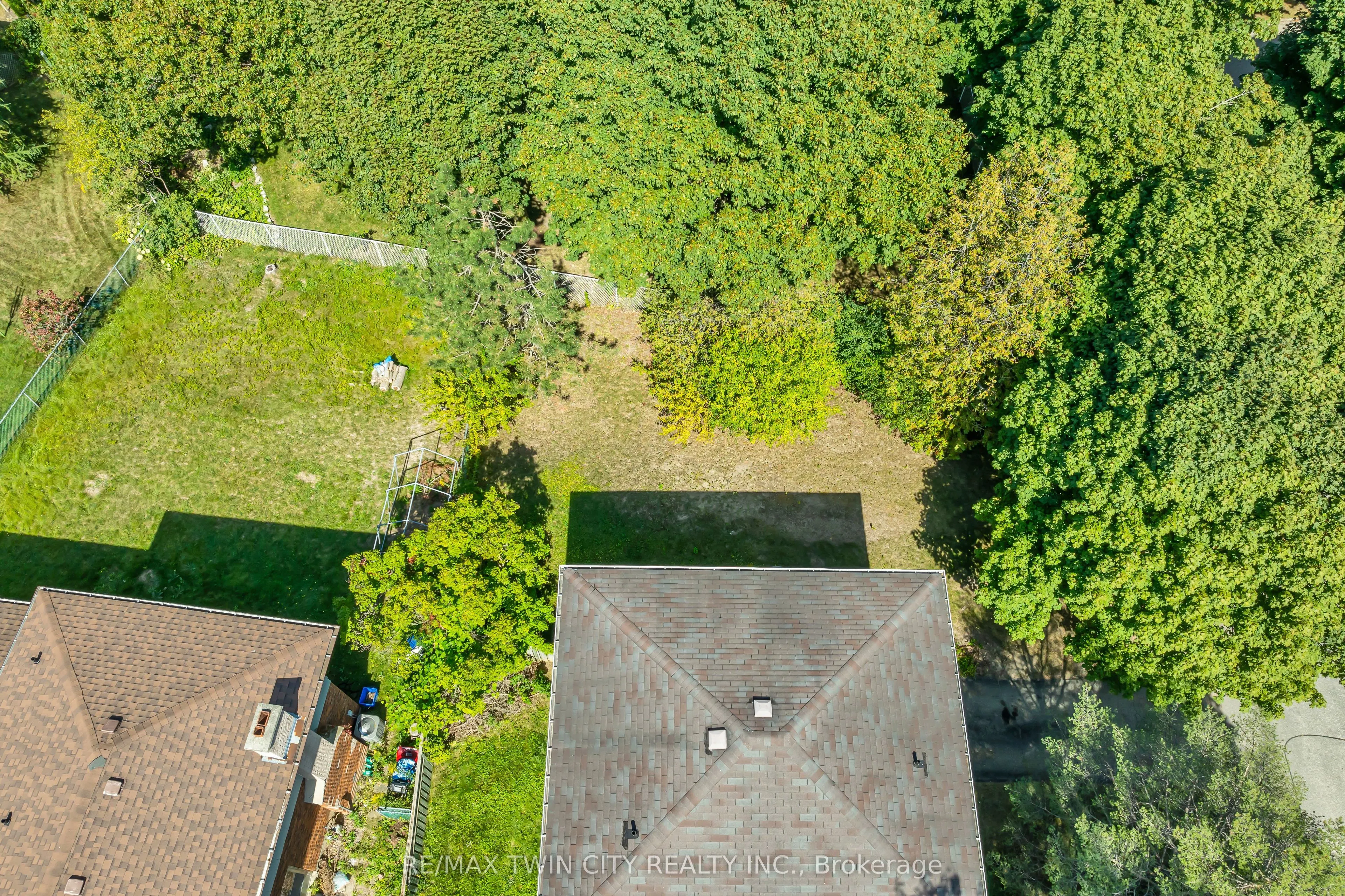 395 Mossom Place