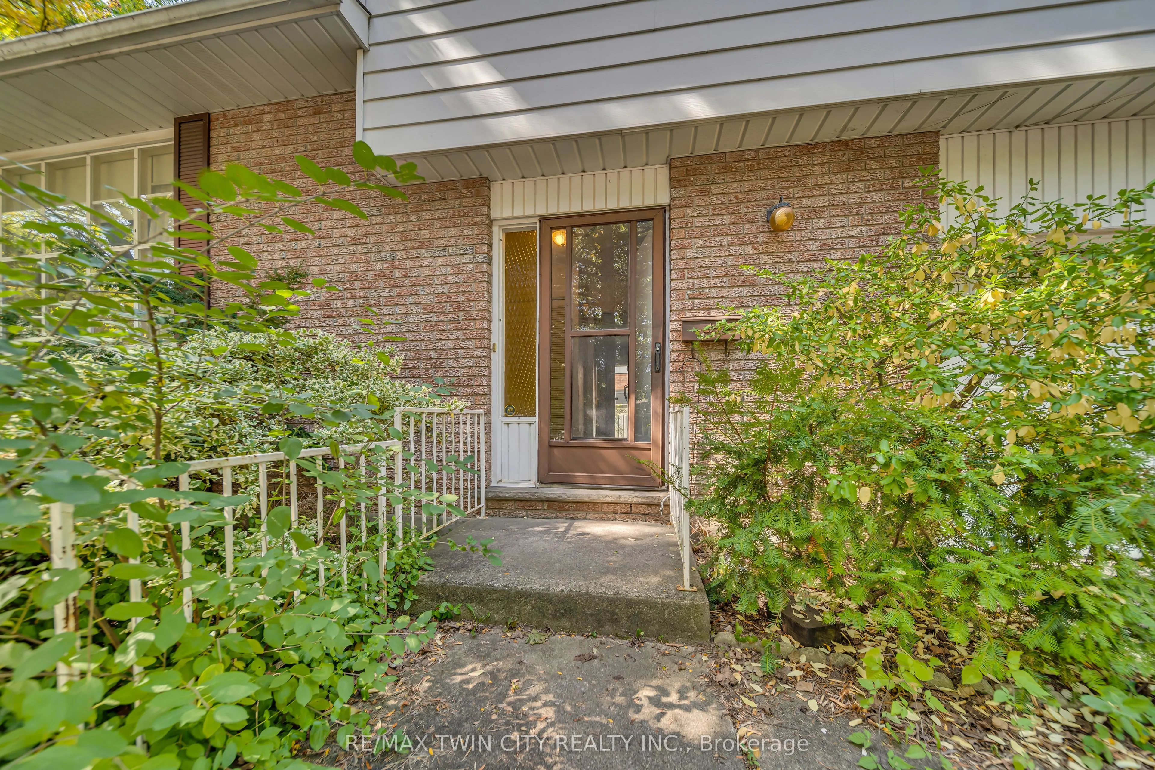 395 Mossom Place