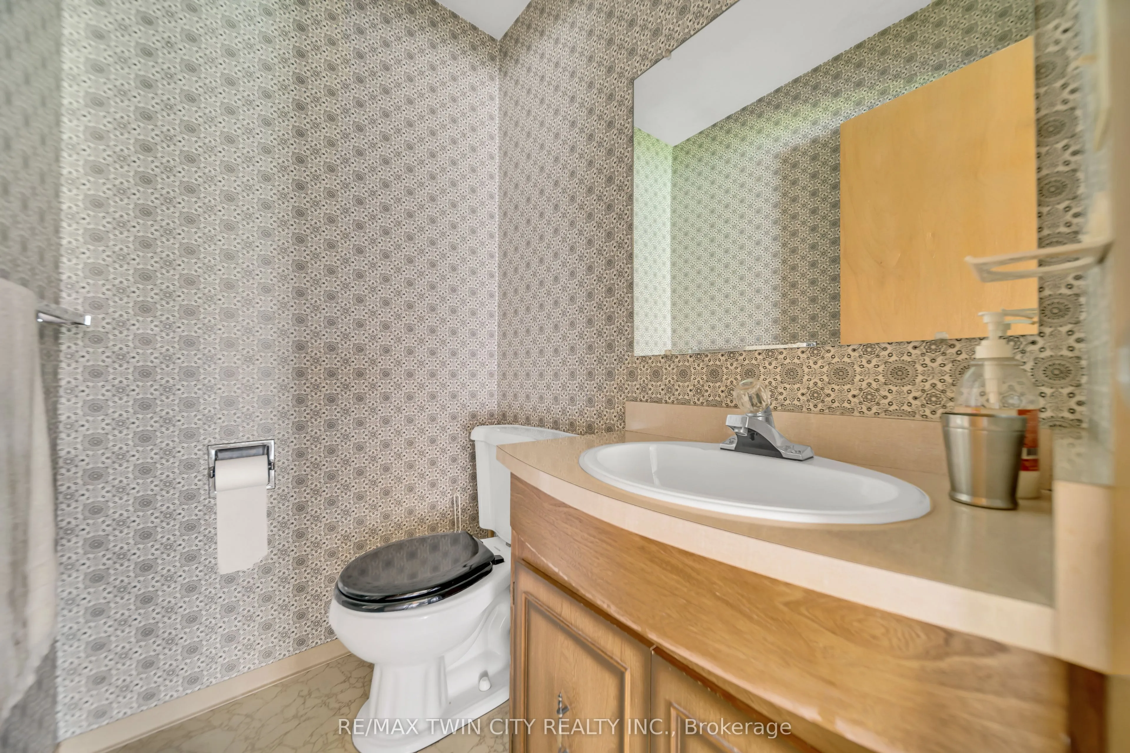 395 Mossom Place