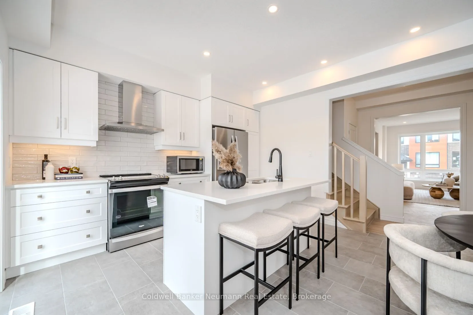8 Sora Lane, #5