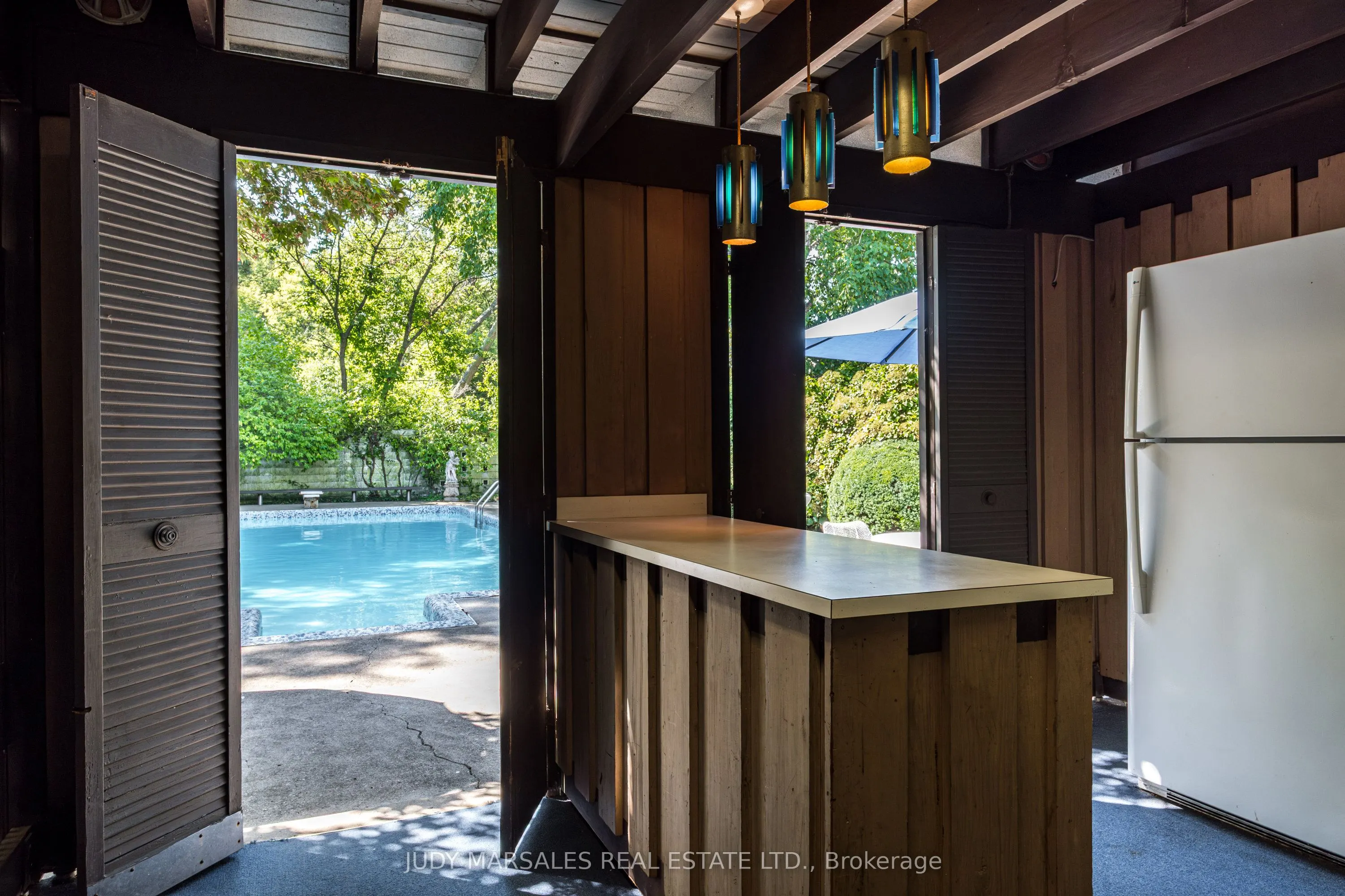 6 Freeland Court