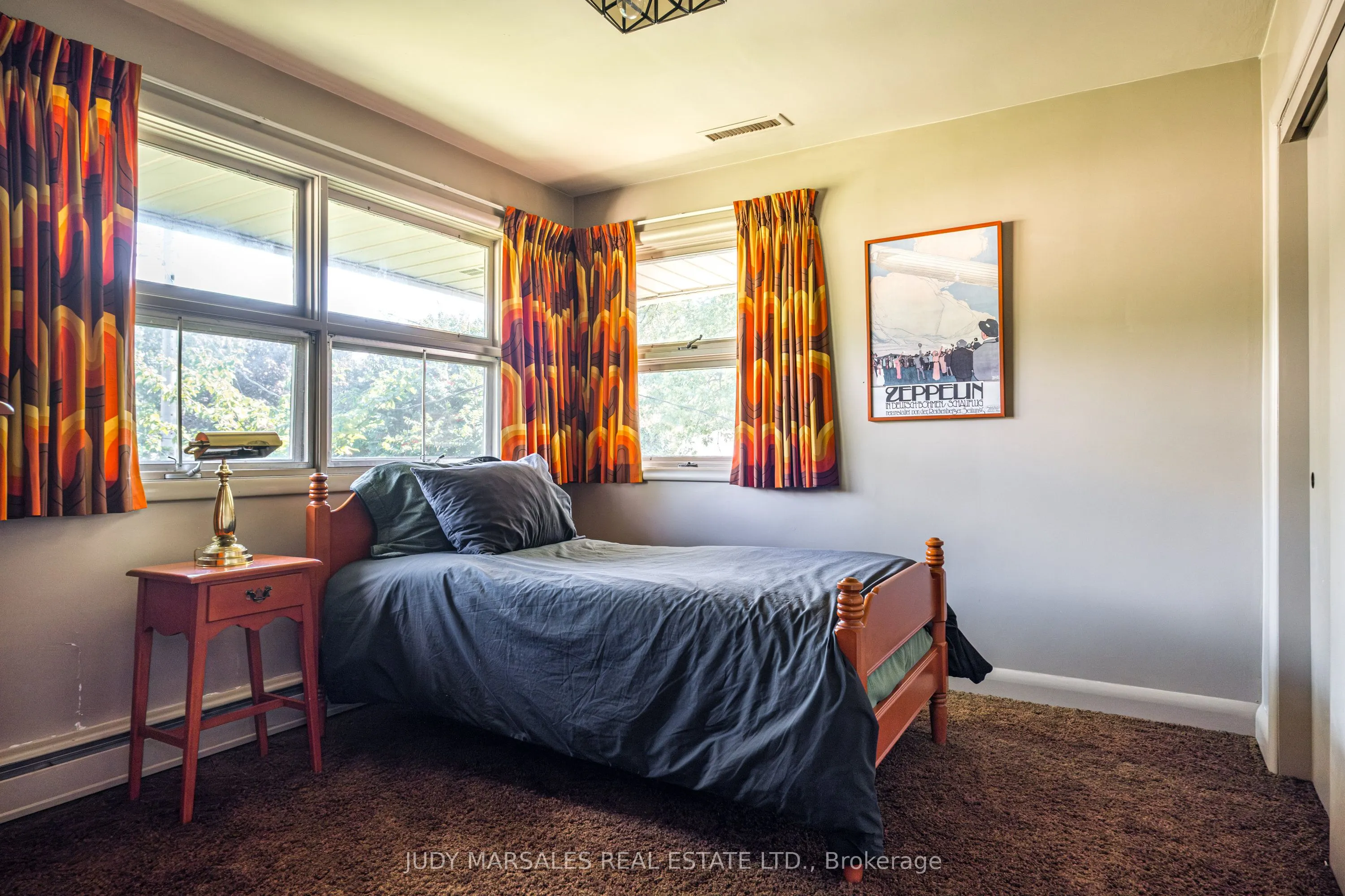 6 Freeland Court