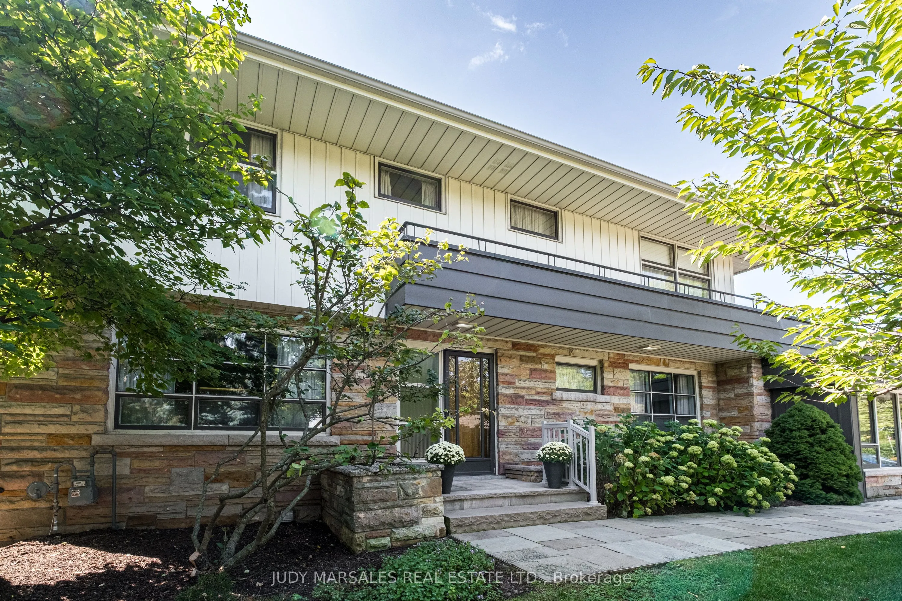 6 Freeland Court