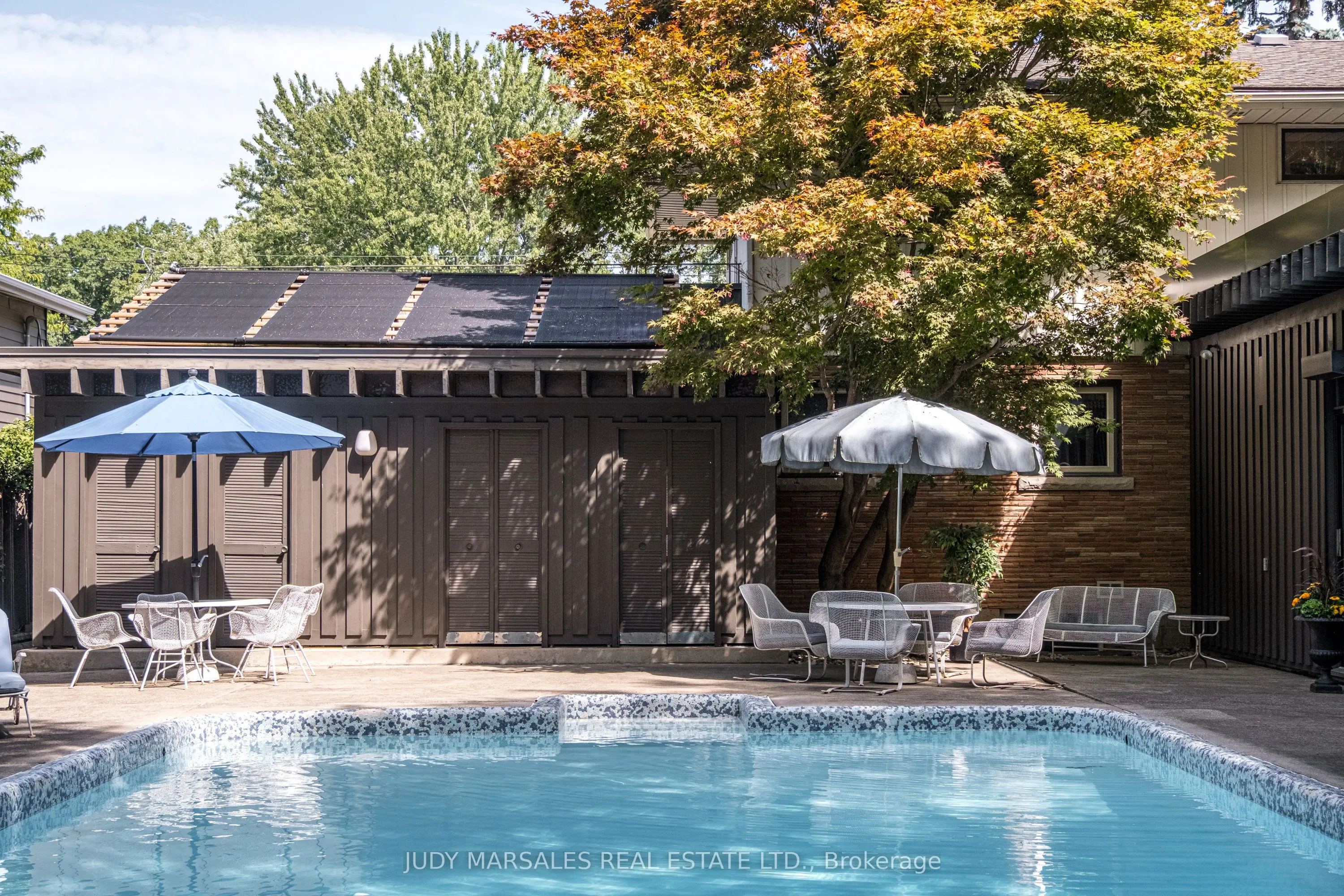 6 Freeland Court