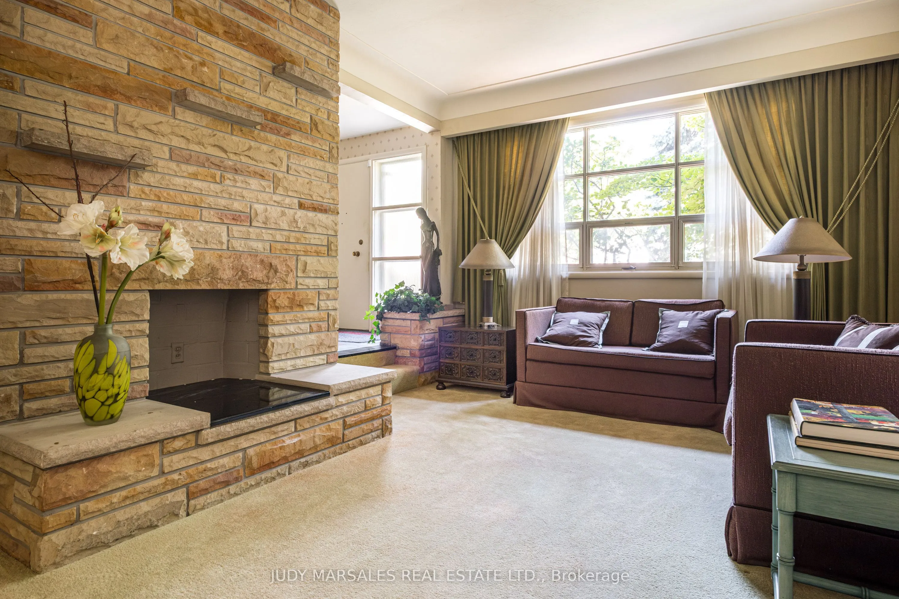 6 Freeland Court