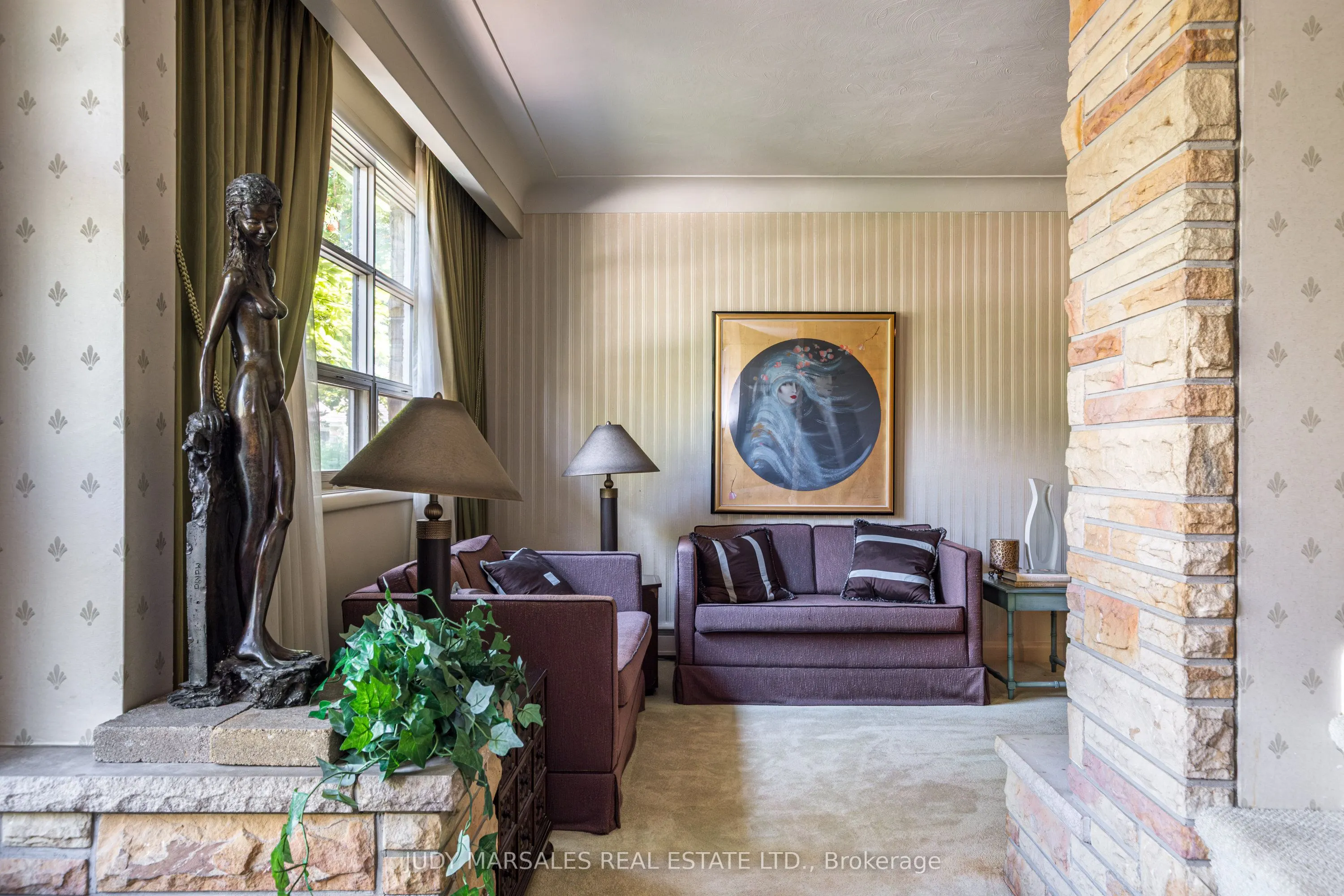 6 Freeland Court