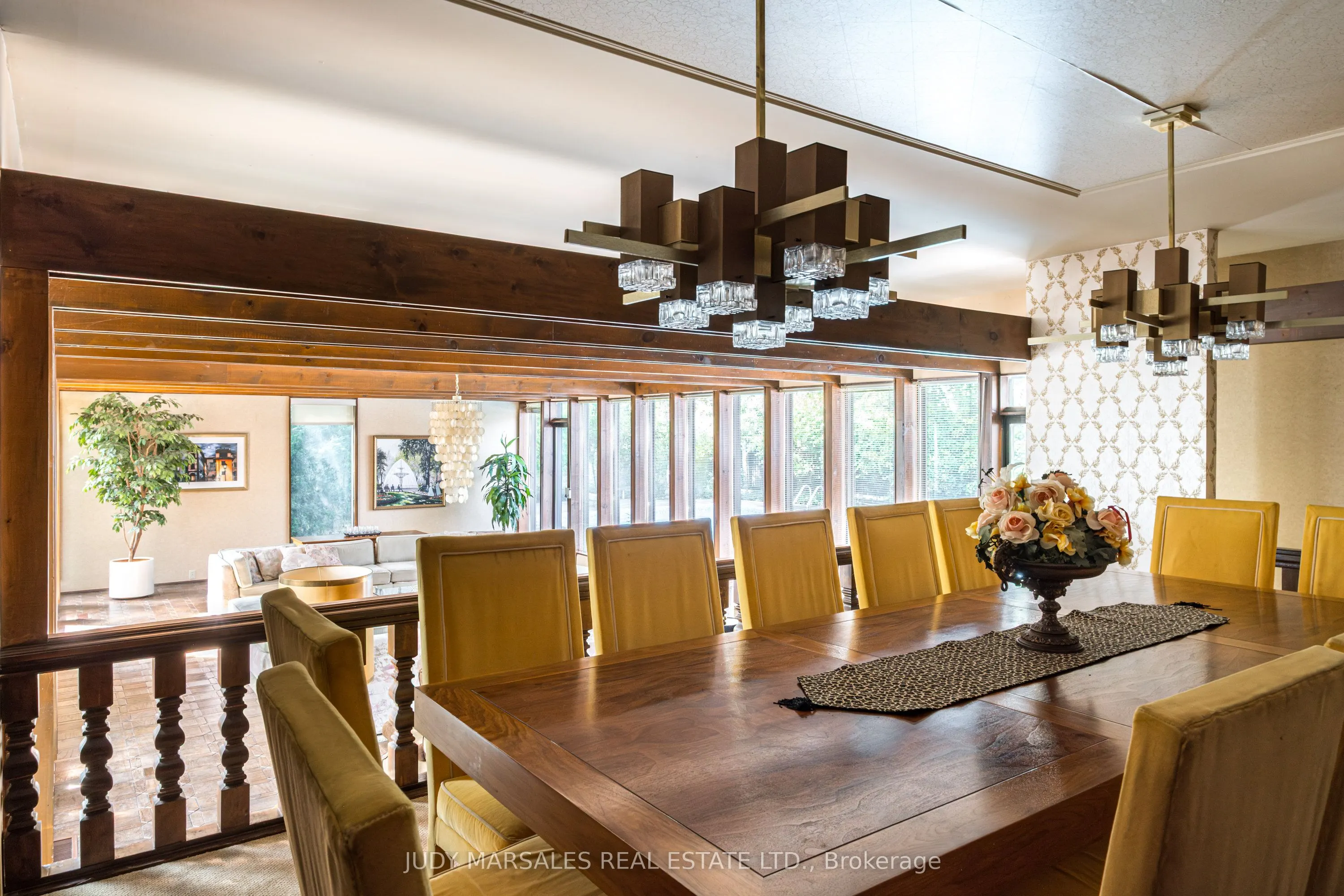6 Freeland Court