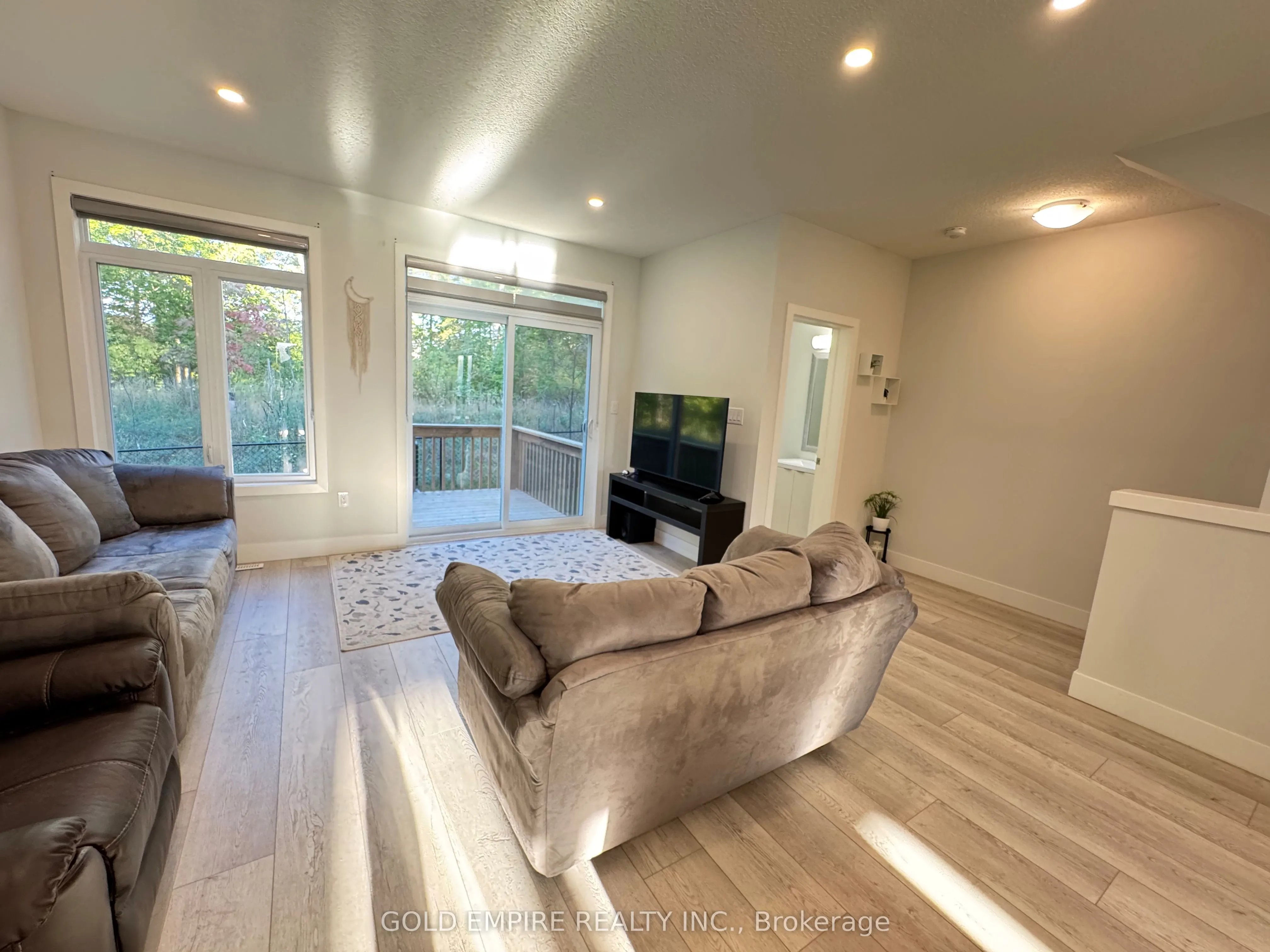 990 DEVERON Crescent, #45