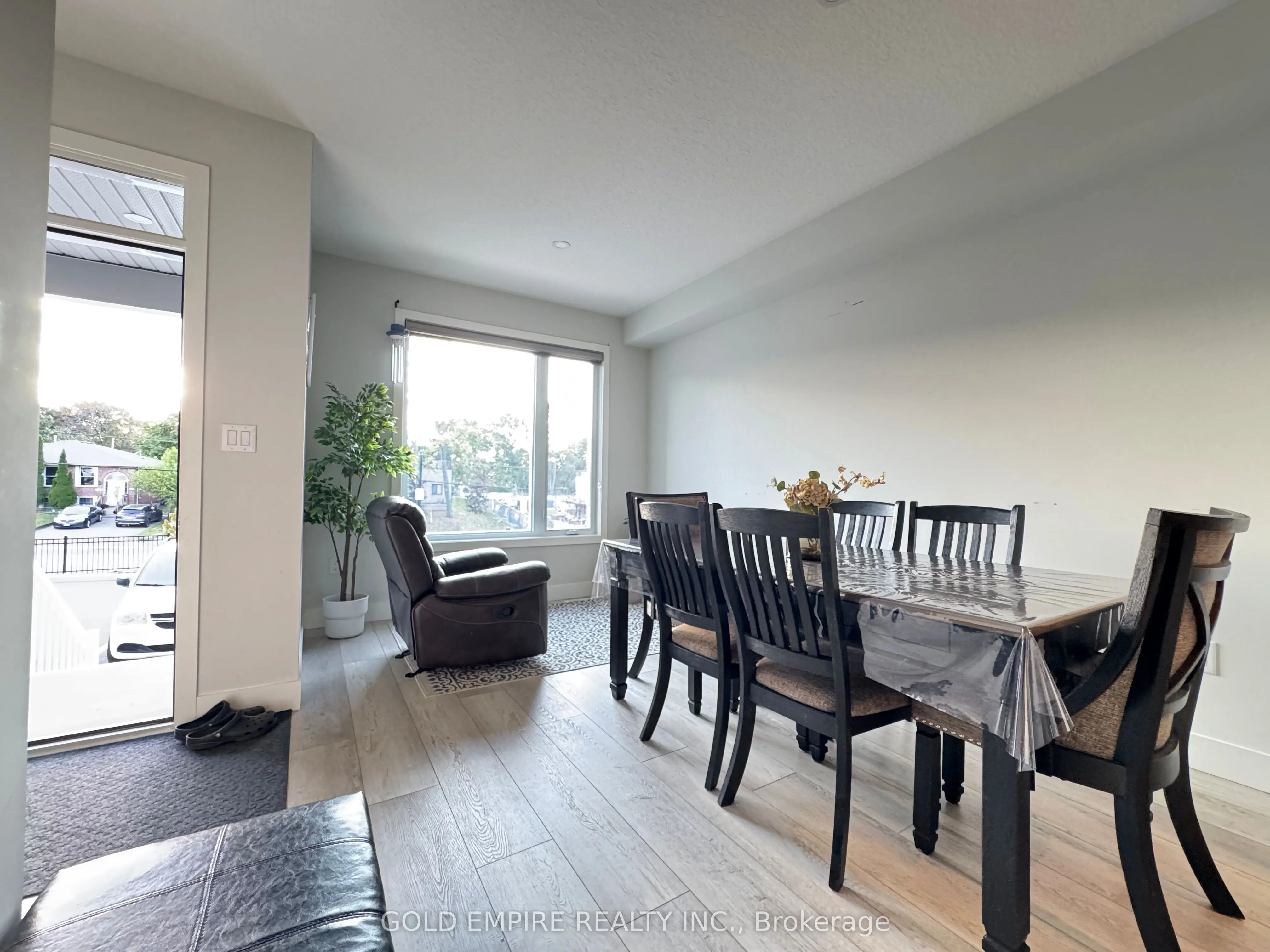 990 DEVERON Crescent, #45
