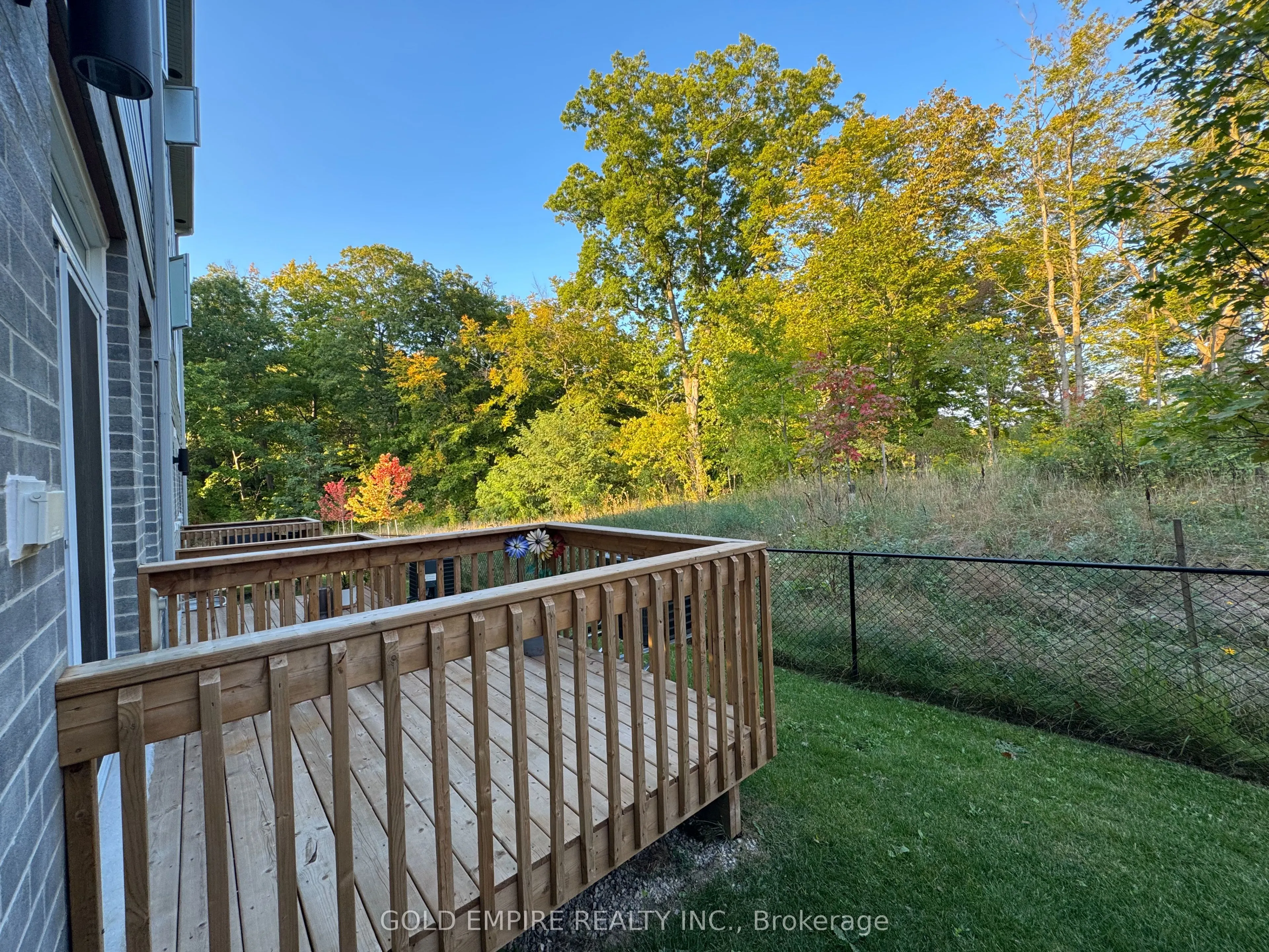 990 DEVERON Crescent, #45
