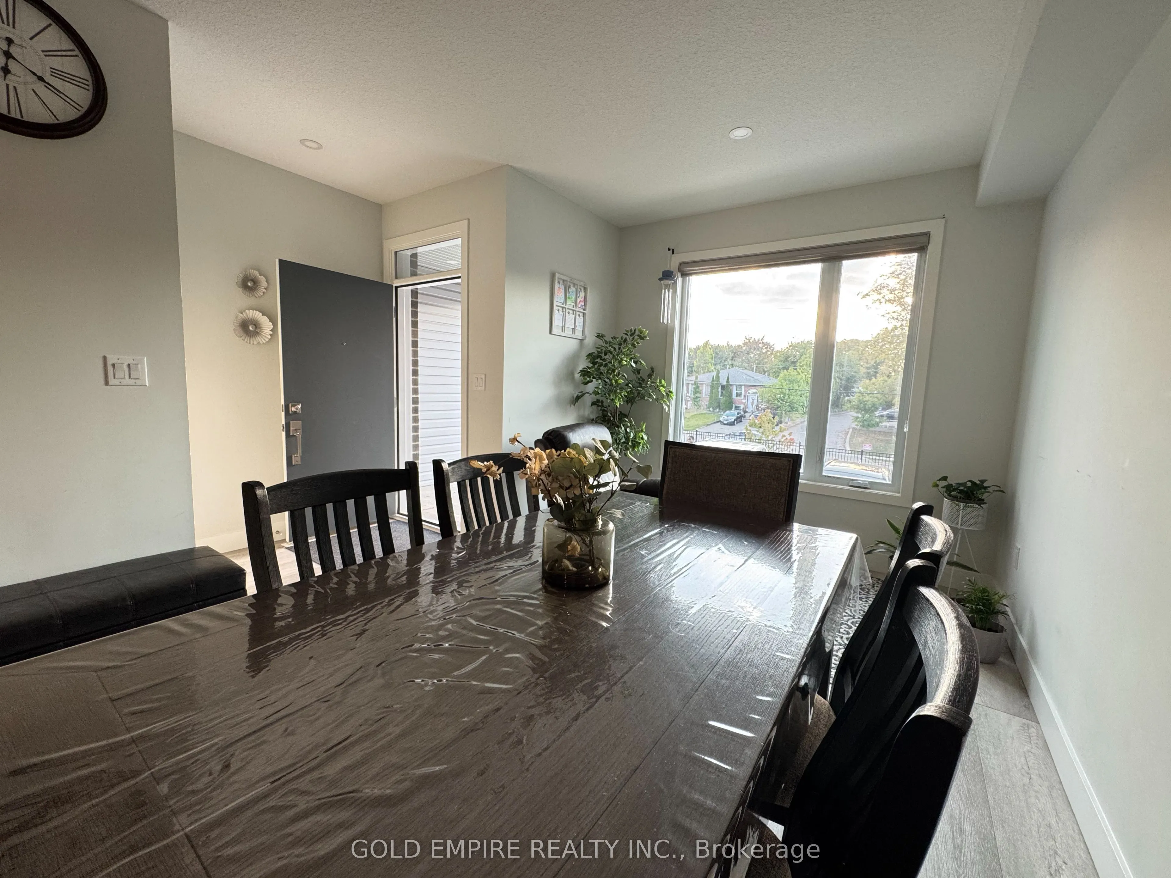 990 DEVERON Crescent, #45