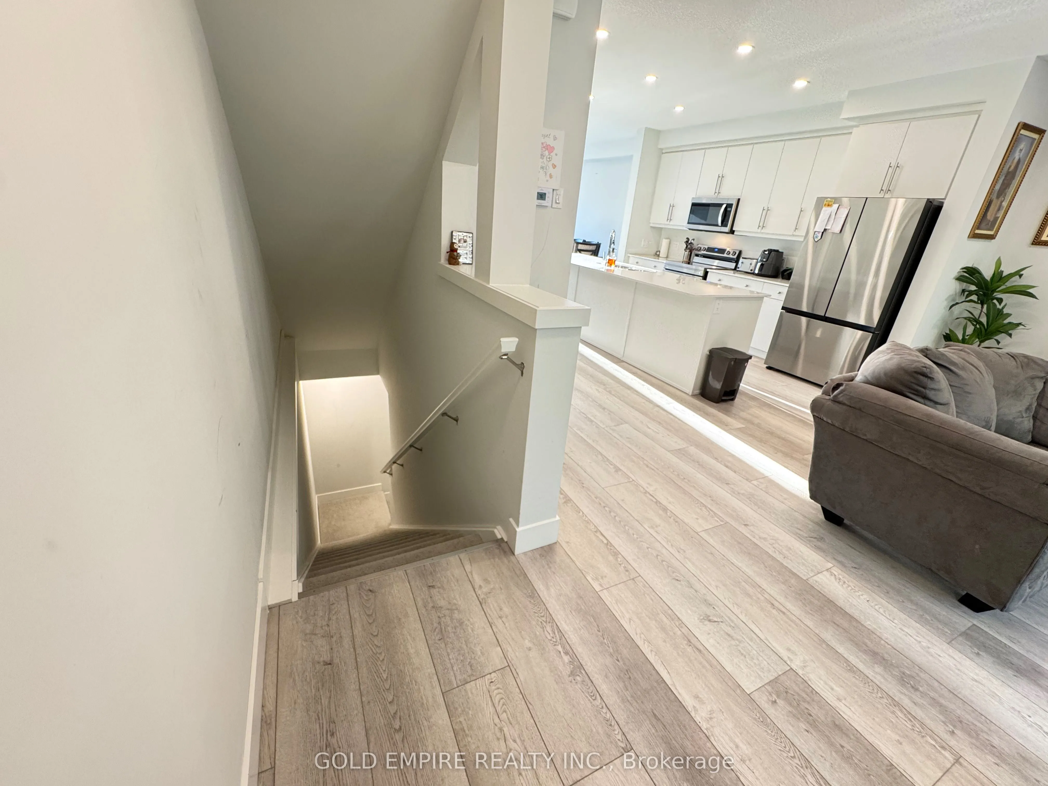 990 DEVERON Crescent, #45