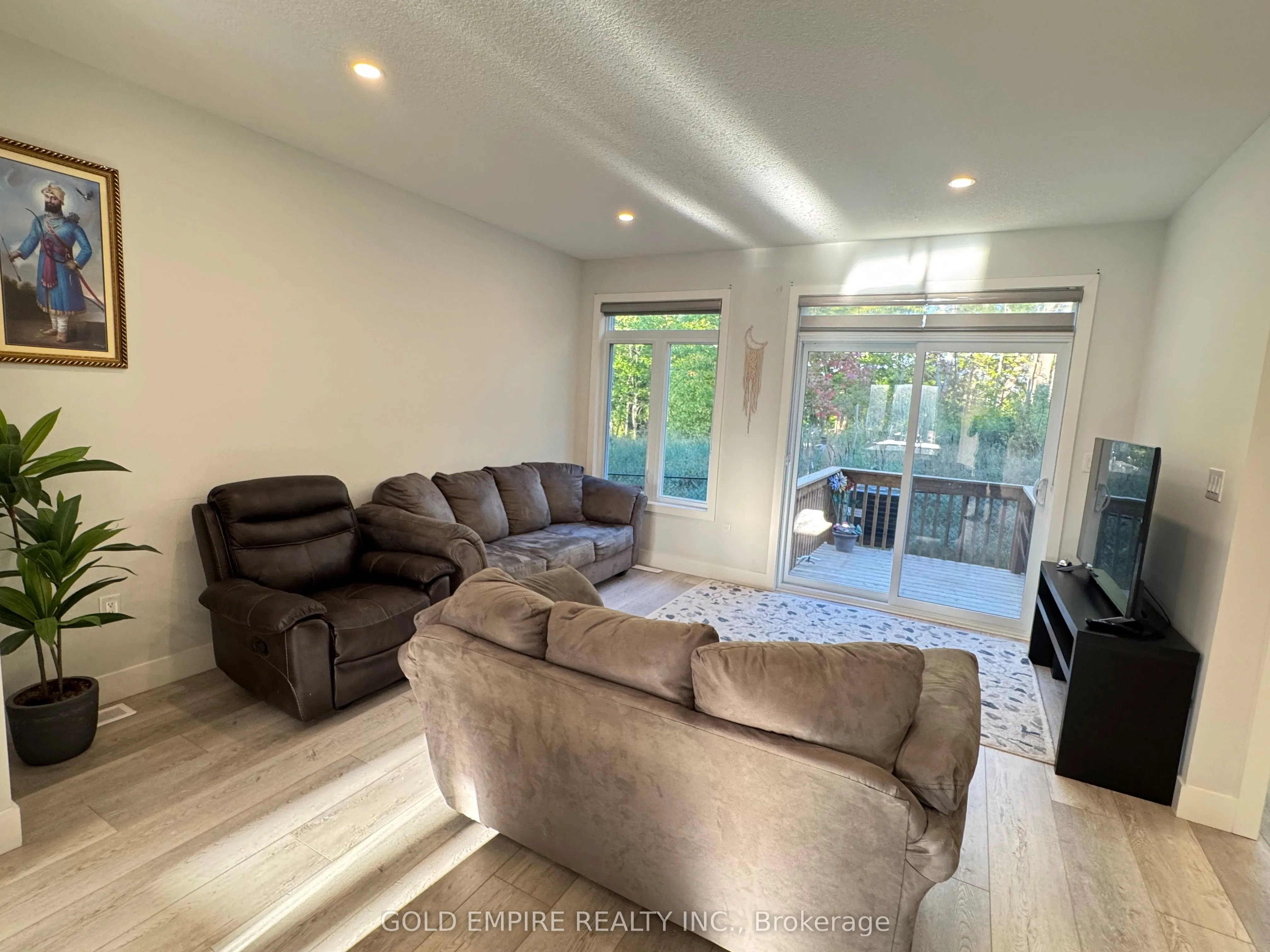 990 DEVERON Crescent, #45