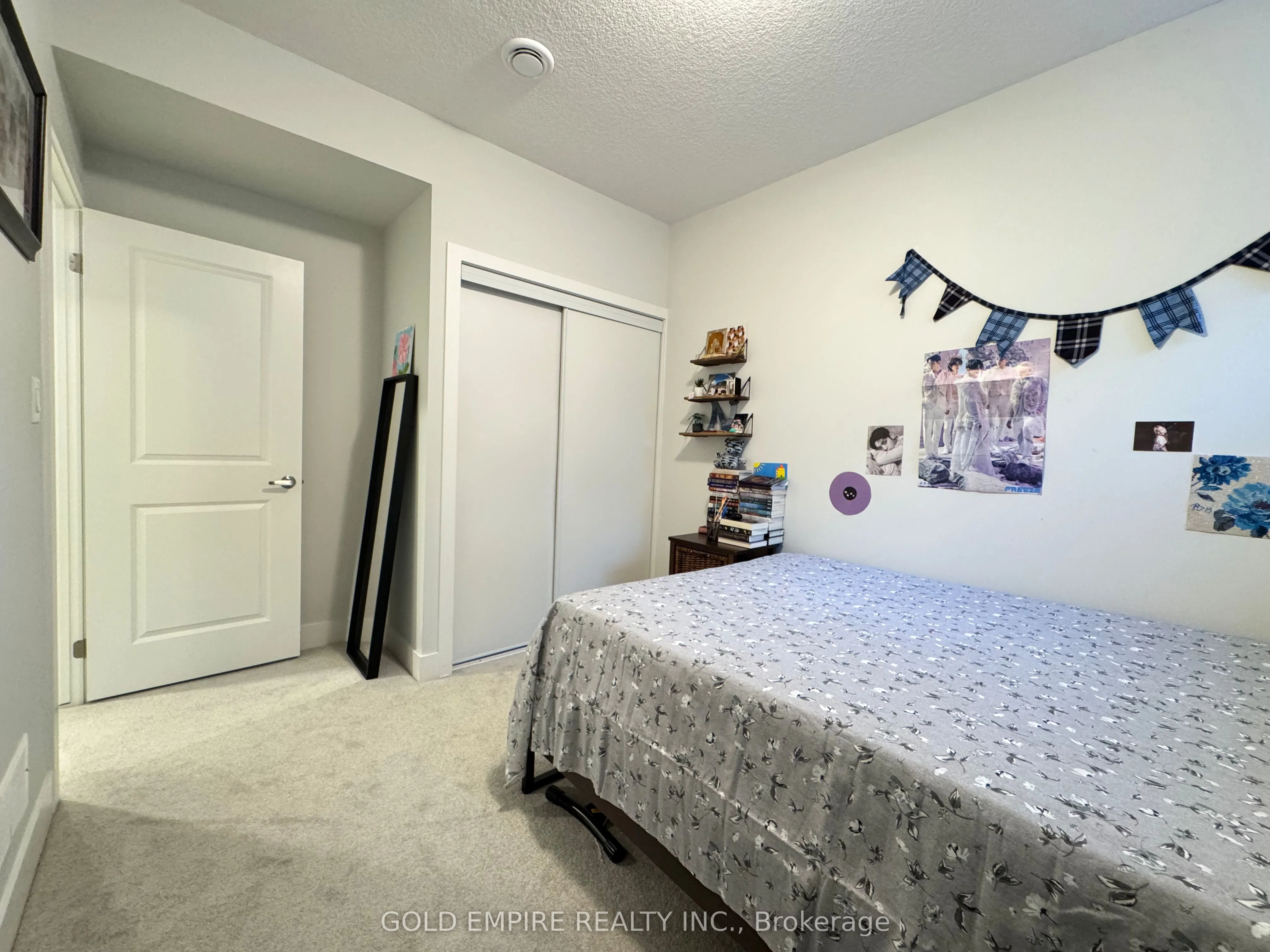 990 DEVERON Crescent, #45