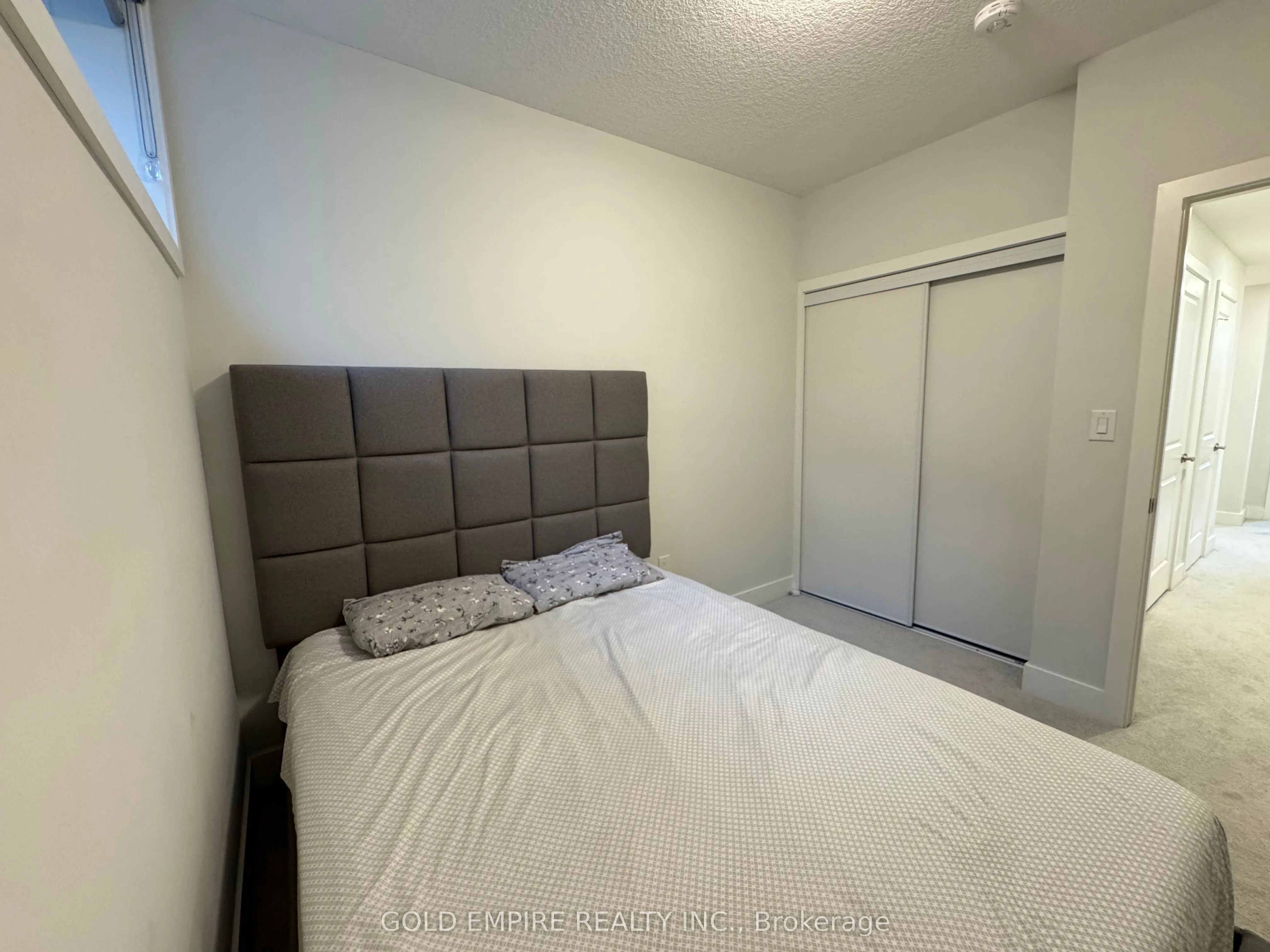 990 DEVERON Crescent, #45