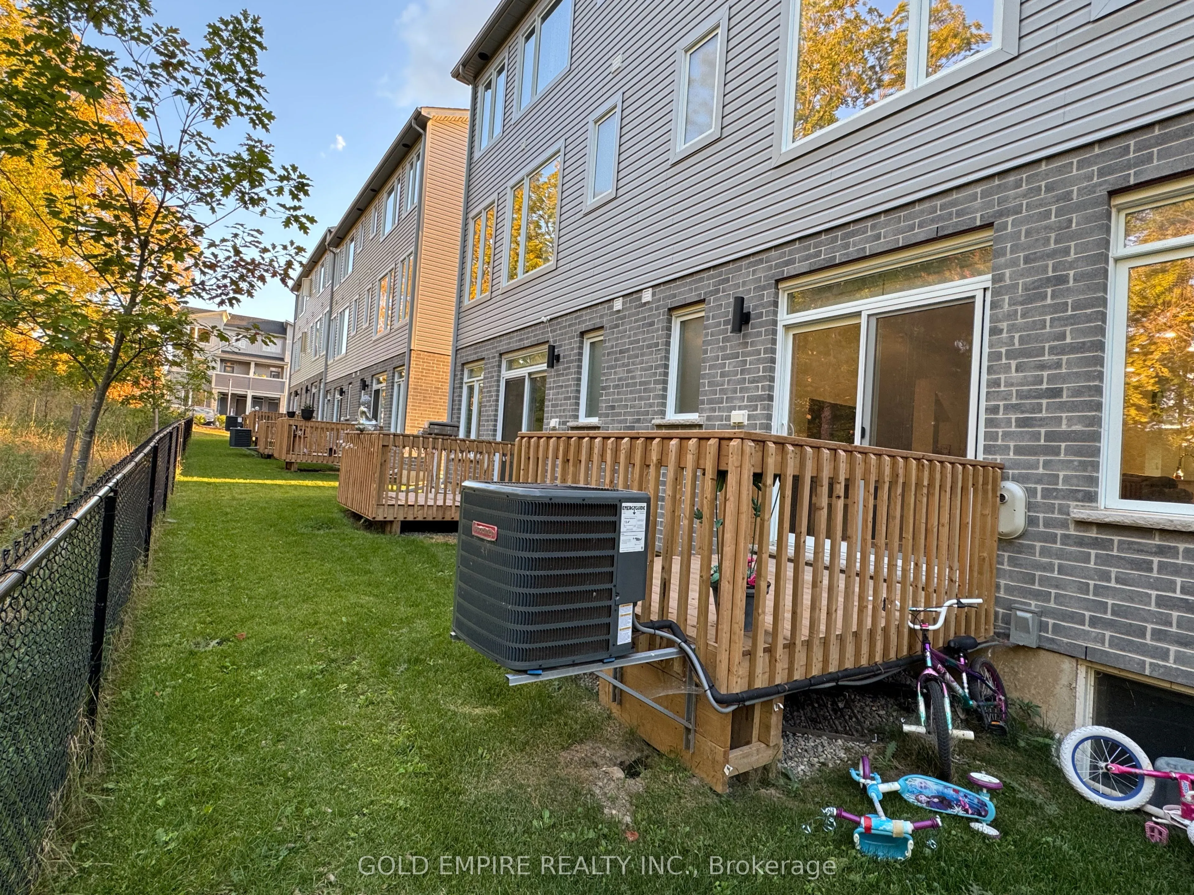 990 DEVERON Crescent, #45