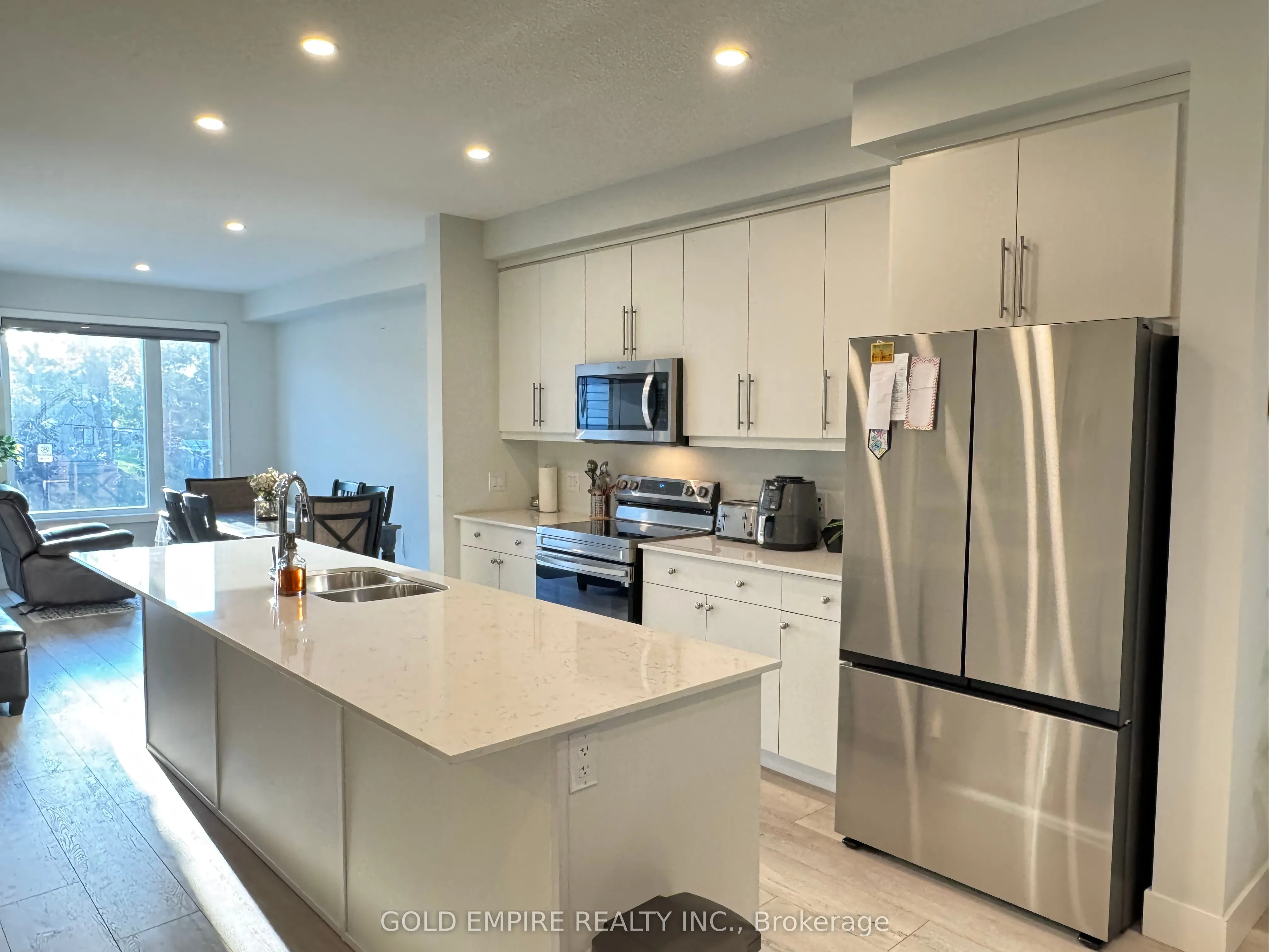 990 DEVERON Crescent, #45