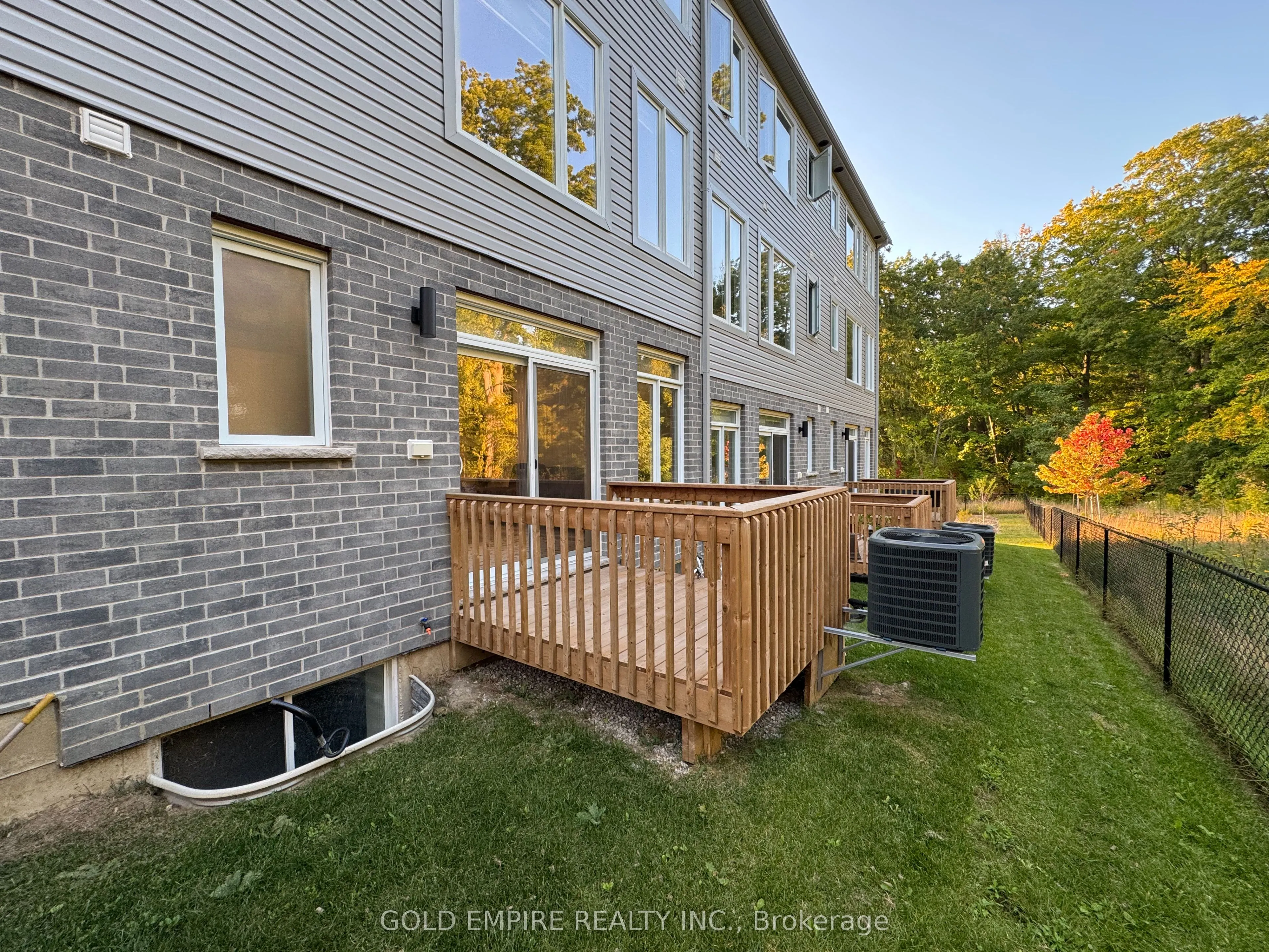 990 DEVERON Crescent, #45