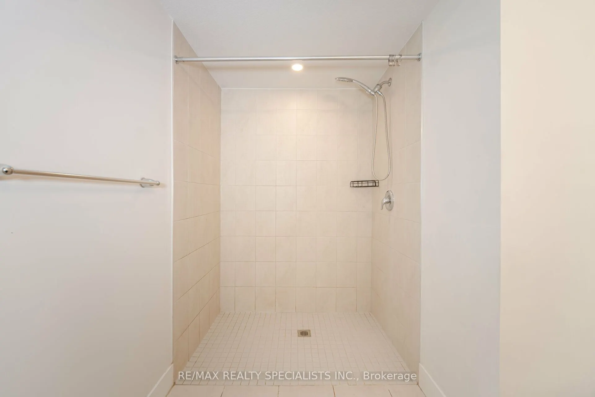 160 Rochefort Street, #B-17