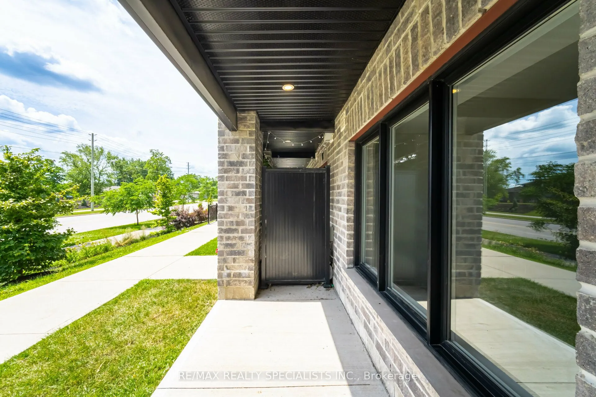 160 Rochefort Street, #B-17
