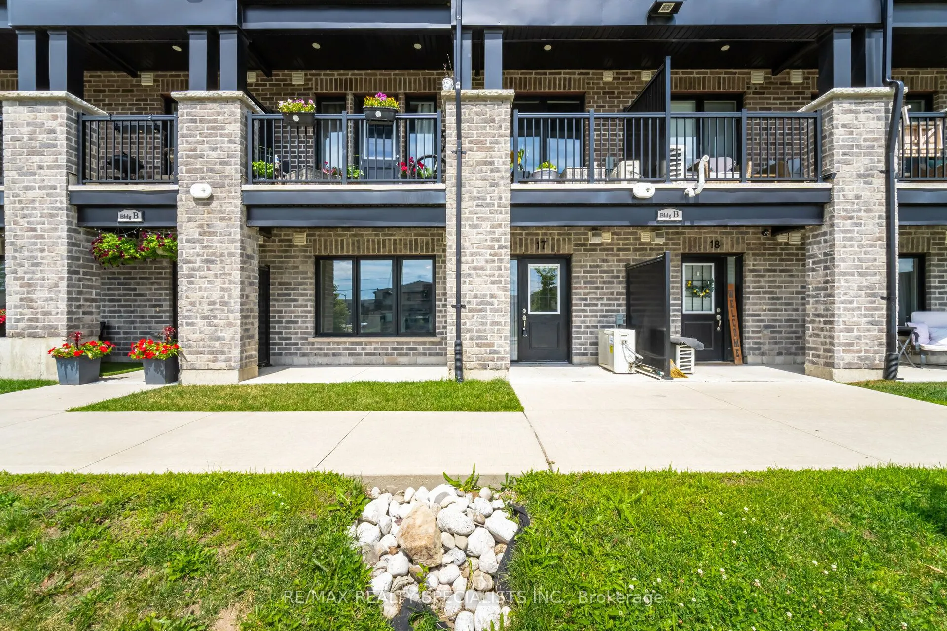 160 Rochefort Street, #B-17