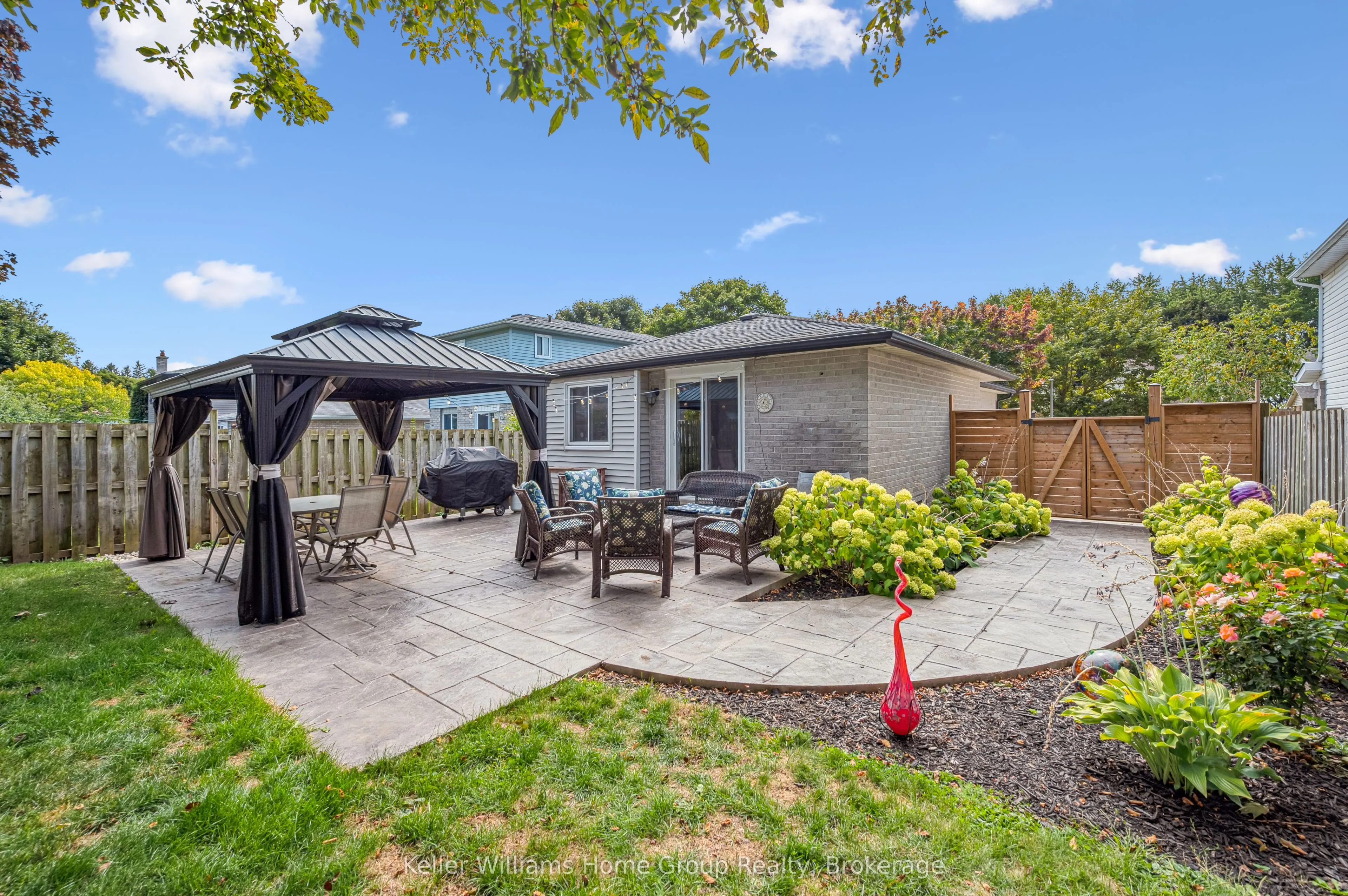 658 Holman Crescent