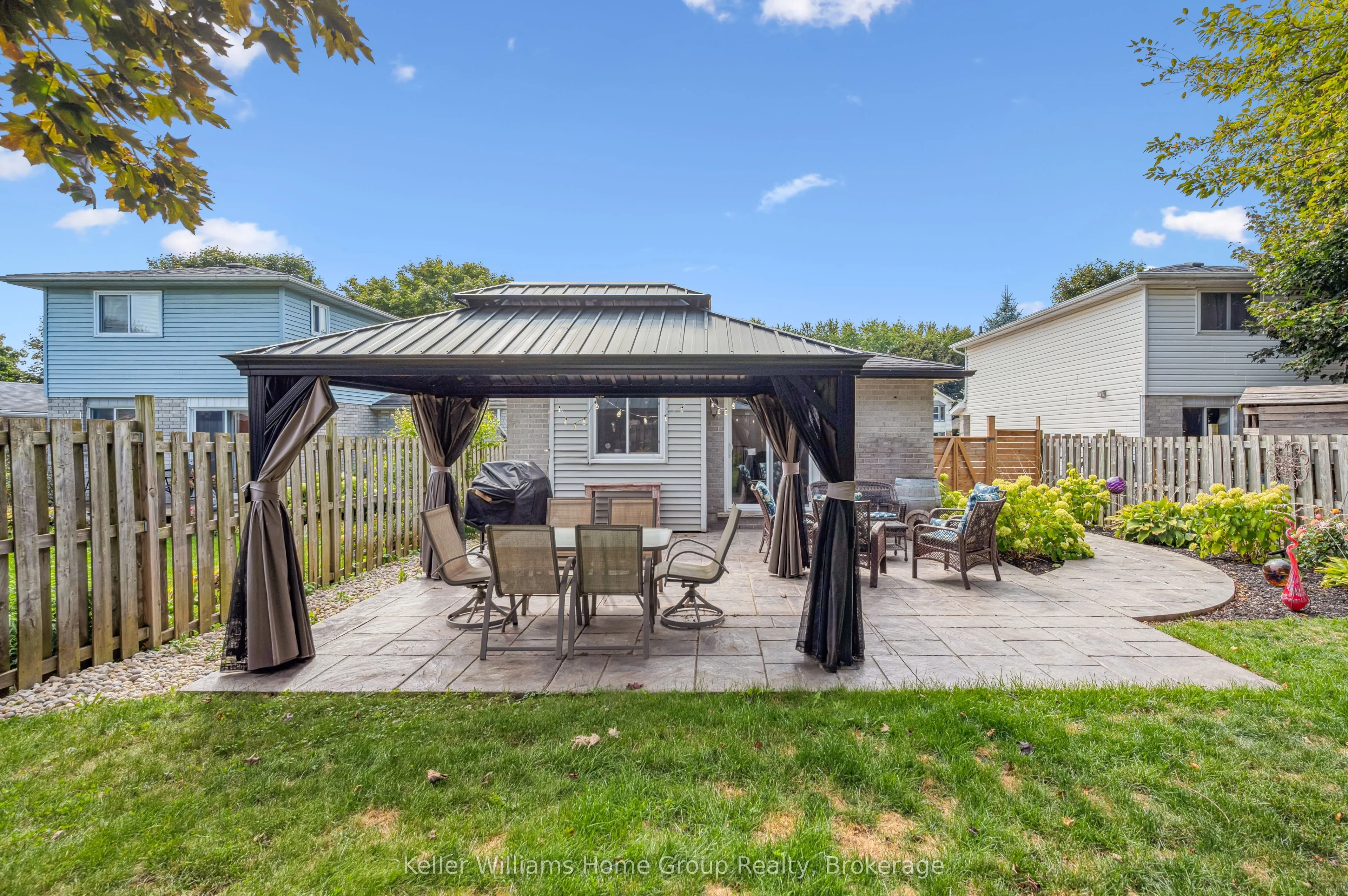 658 Holman Crescent